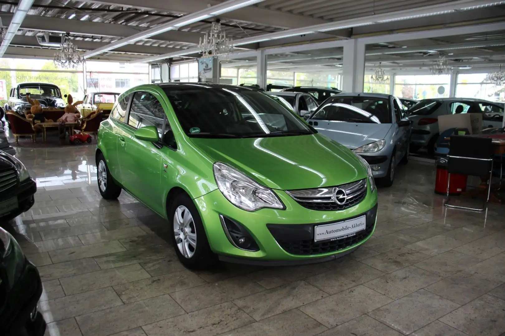 Opel Corsa D Active Grün - 2