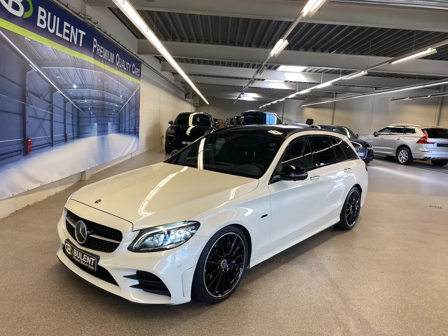 Mercedes-Benz C 300 de PHEV ///AMG  -- FULL OPTION -- Blanc - 1