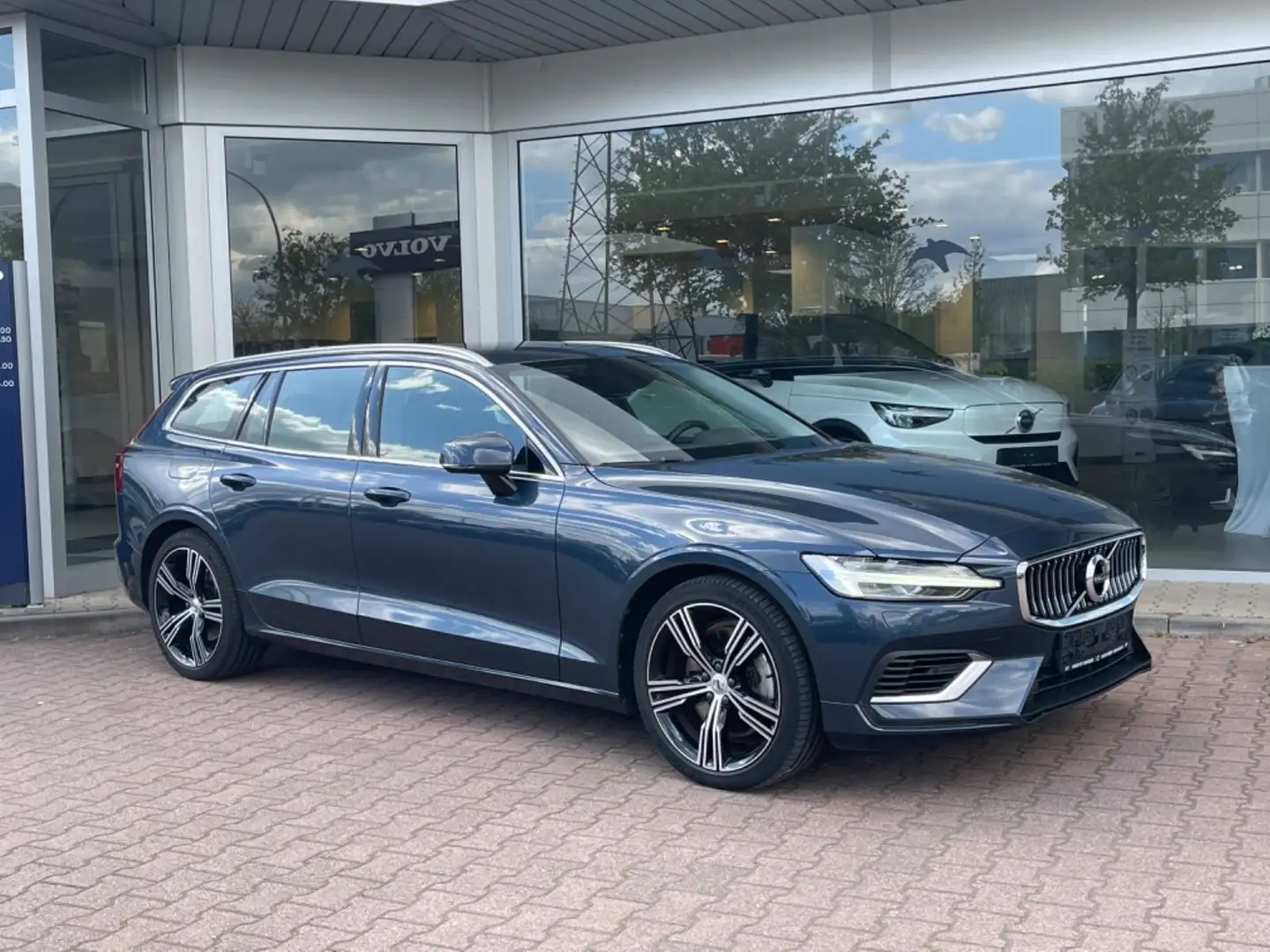 Volvo V60 T6 Twin Engin AWD Geartronic Inscription Blue - 1