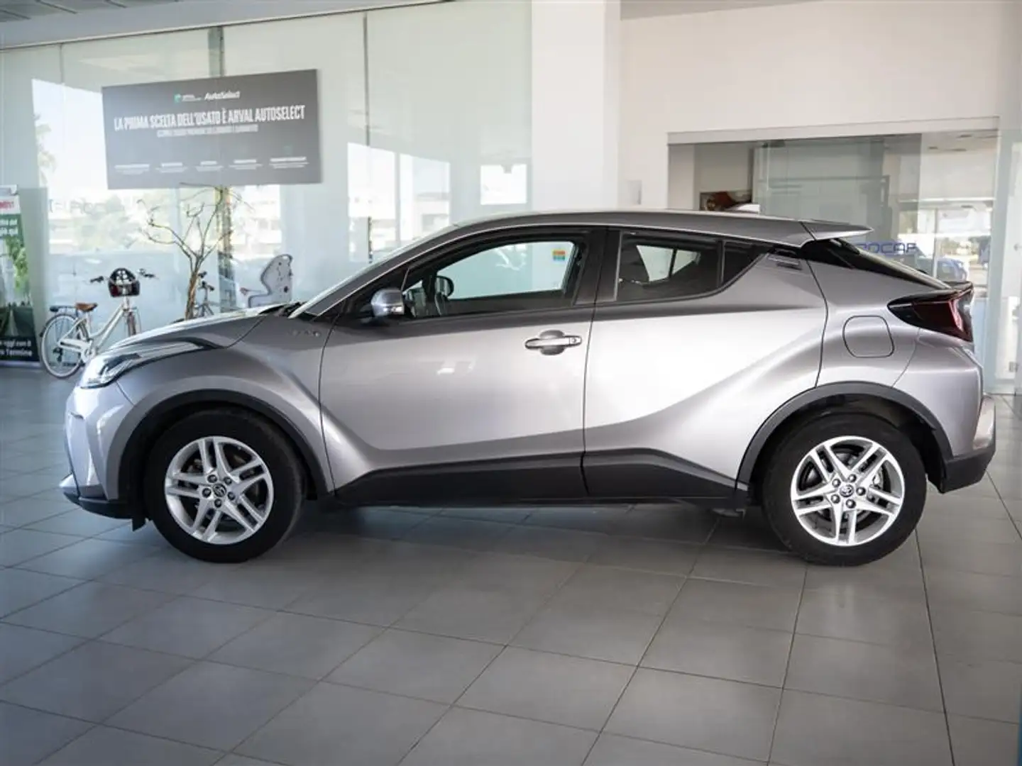 Toyota C-HR 1.8 98 cv Hybrid Business Edition 36 mesi di garanzia Gris - 2