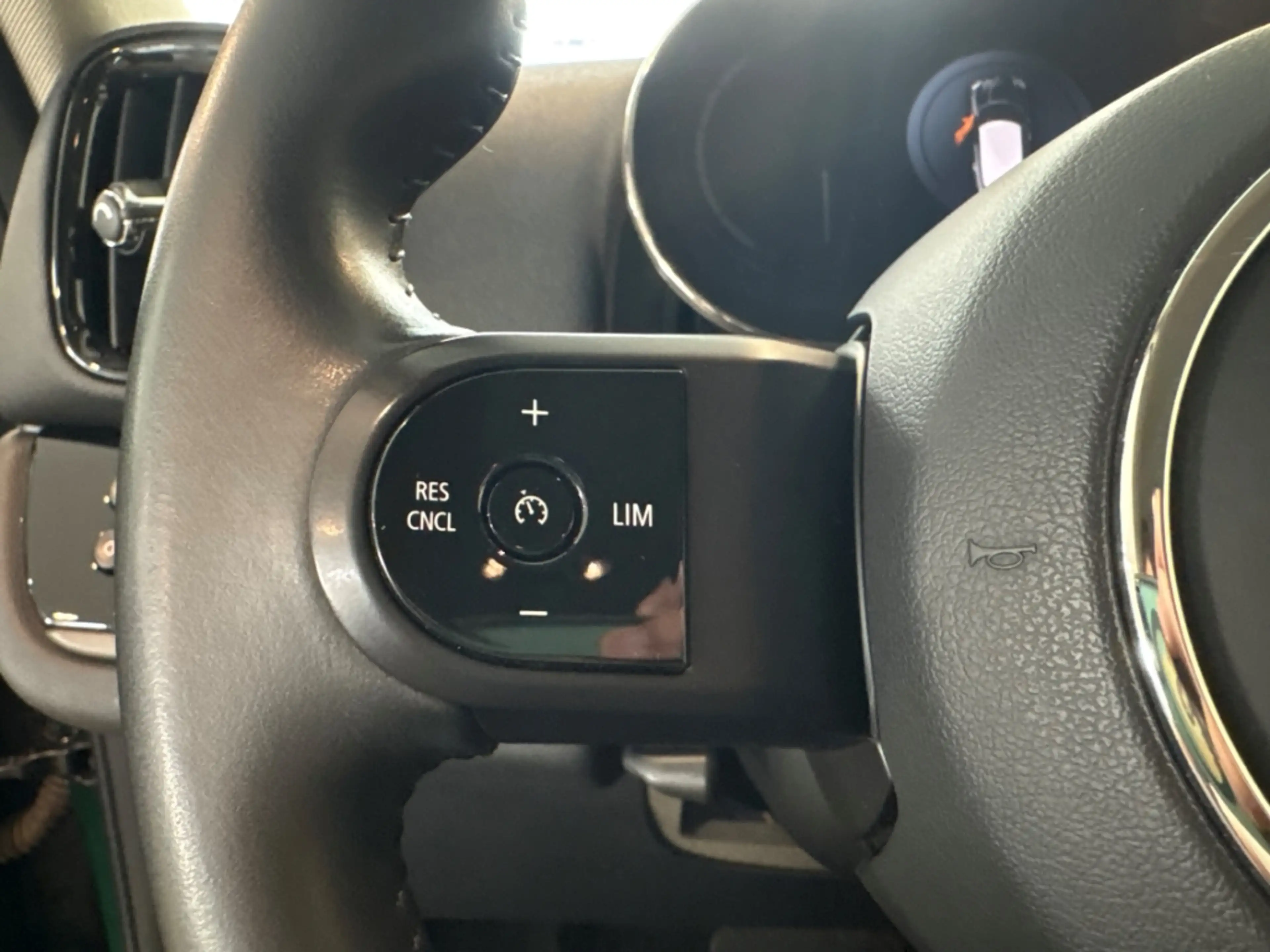 MINI Cooper S Countryman ALL4 Navi Digitales Cockpit LED Kurvenlicht Mehrzo — photo 10