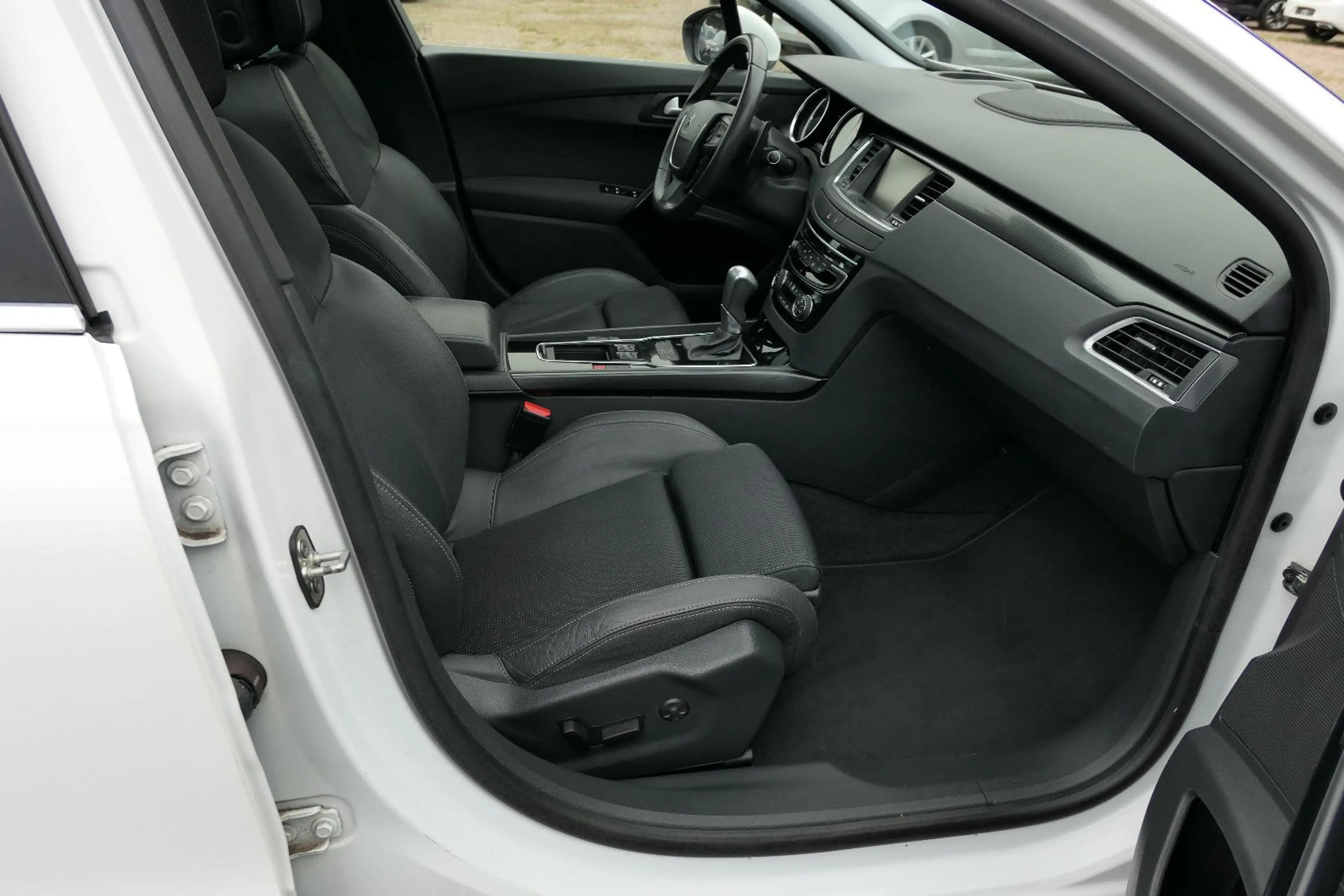 Peugeot 508 SW Allure/LED/Navi/Teileder/Pano/R-Cam — photo 13