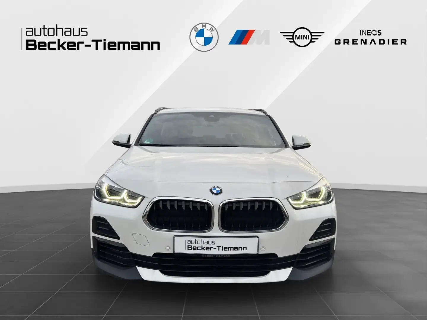 BMW X2 sDrive18i Adv. Plus | LED | Kamera | Navi | Sitzhe Weiß - 2
