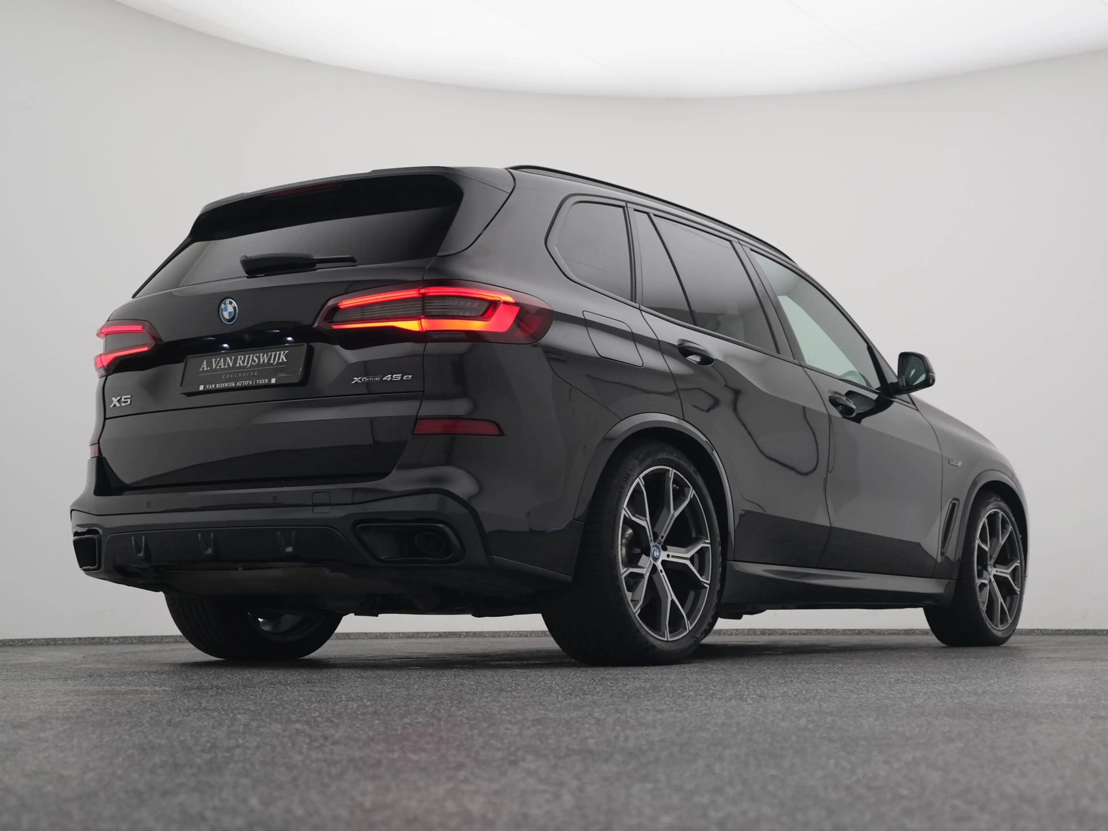 BMW X5 xDrive45e High Executive M-Sport | PANO | 360° | H — photo 16