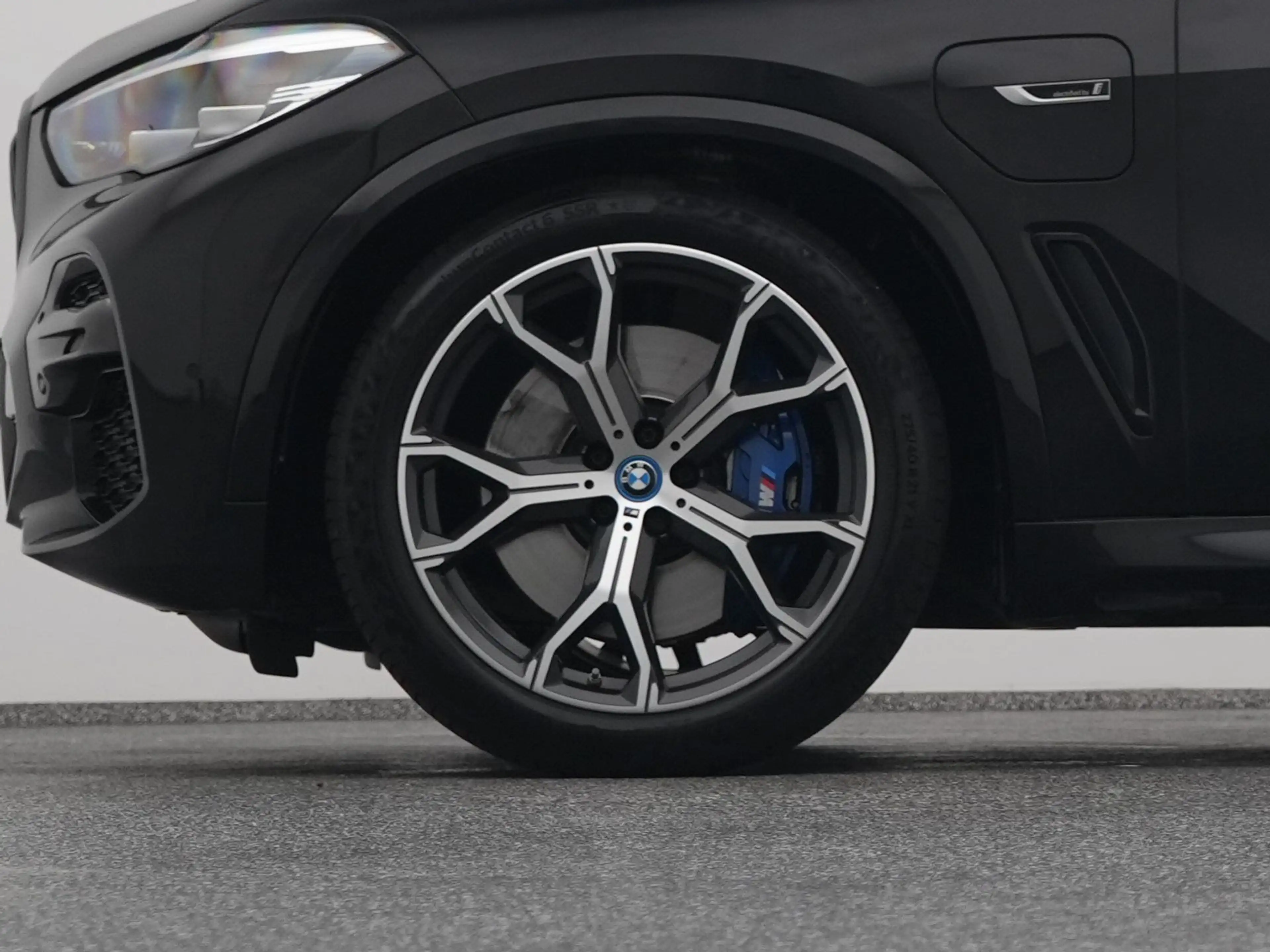 BMW X5 xDrive45e High Executive M-Sport | PANO | 360° | H — photo 39
