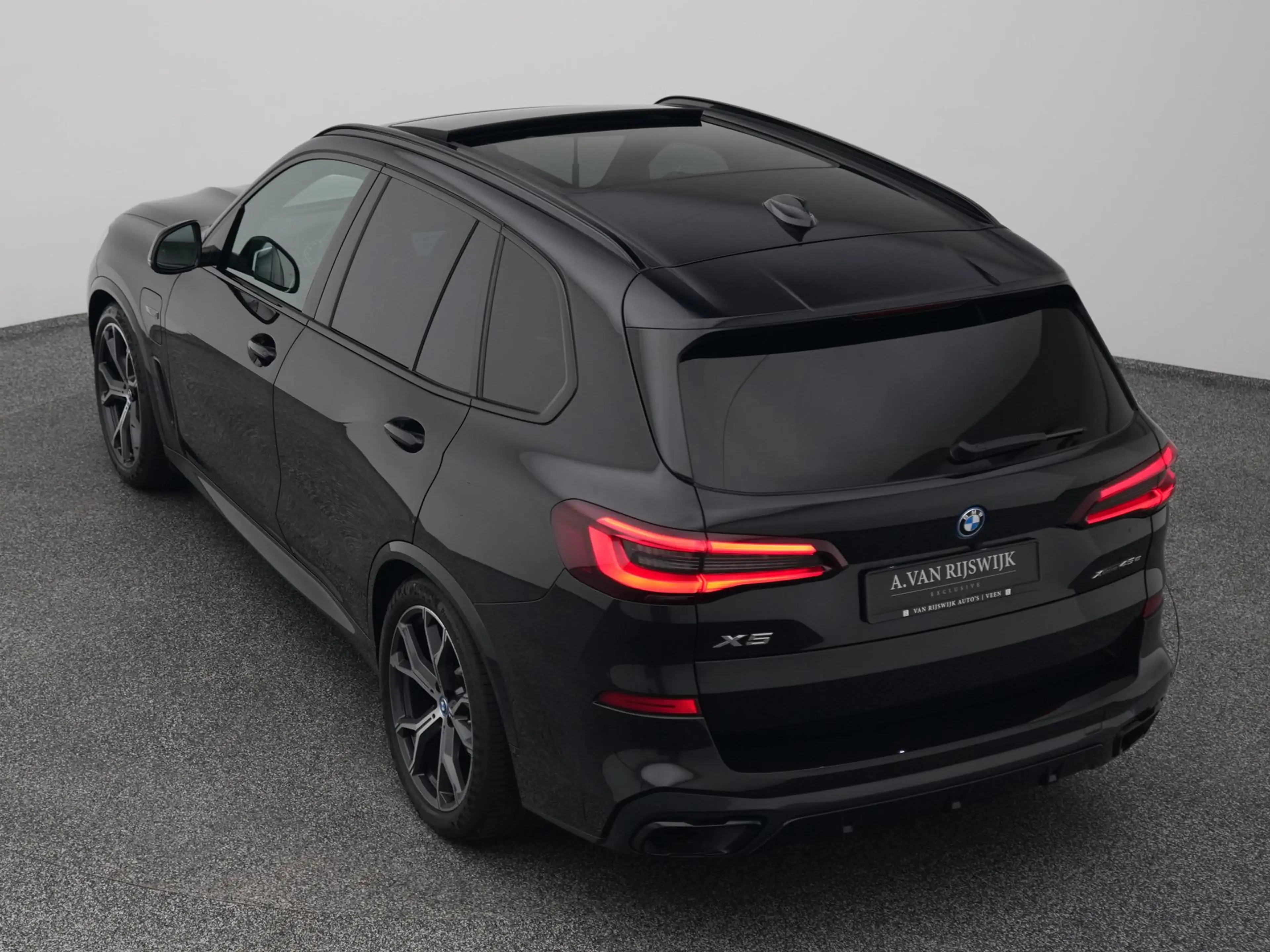 BMW X5 xDrive45e High Executive M-Sport | PANO | 360° | H — photo 25