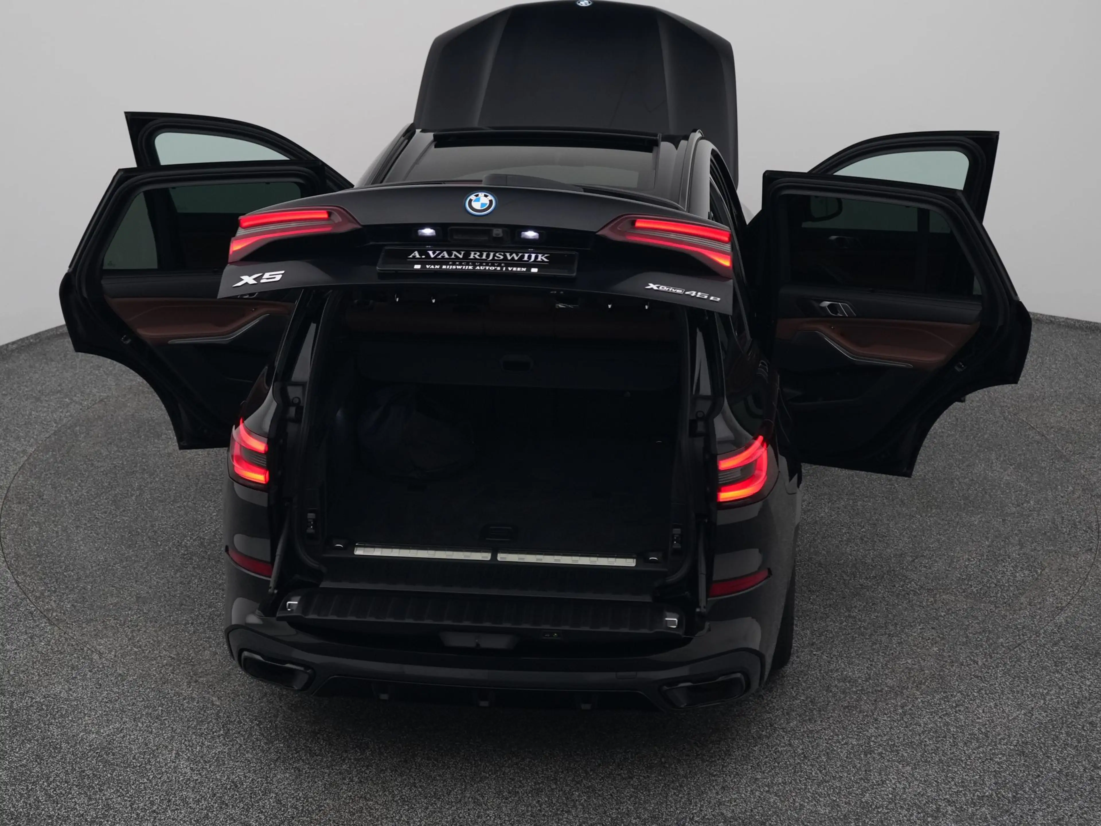 BMW X5 xDrive45e High Executive M-Sport | PANO | 360° | H — photo 29