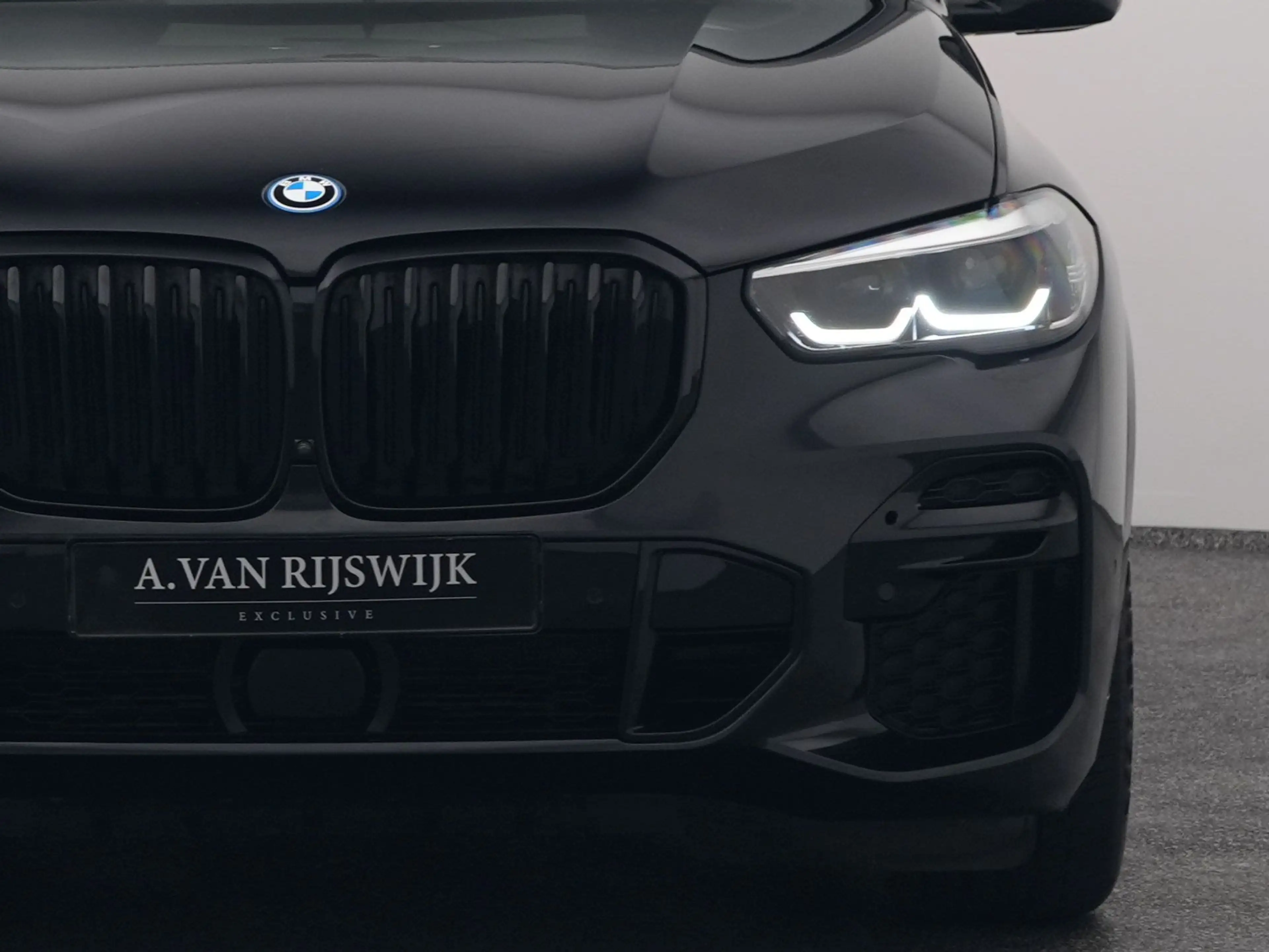 BMW X5 xDrive45e High Executive M-Sport | PANO | 360° | H — photo 19