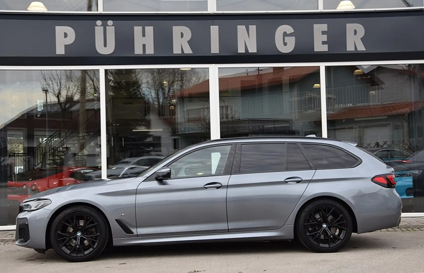 BMW 520 d 48 V Touring Aut. *M-Sportpaket* Grau - 1