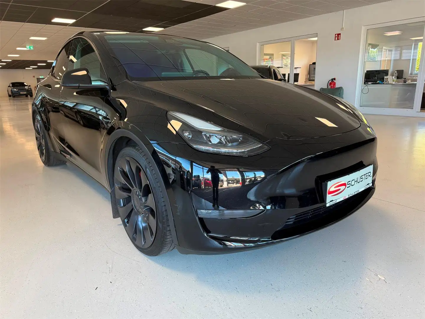 Tesla Model Y AWD Performance Brandenburg *All Black* Noir - 1