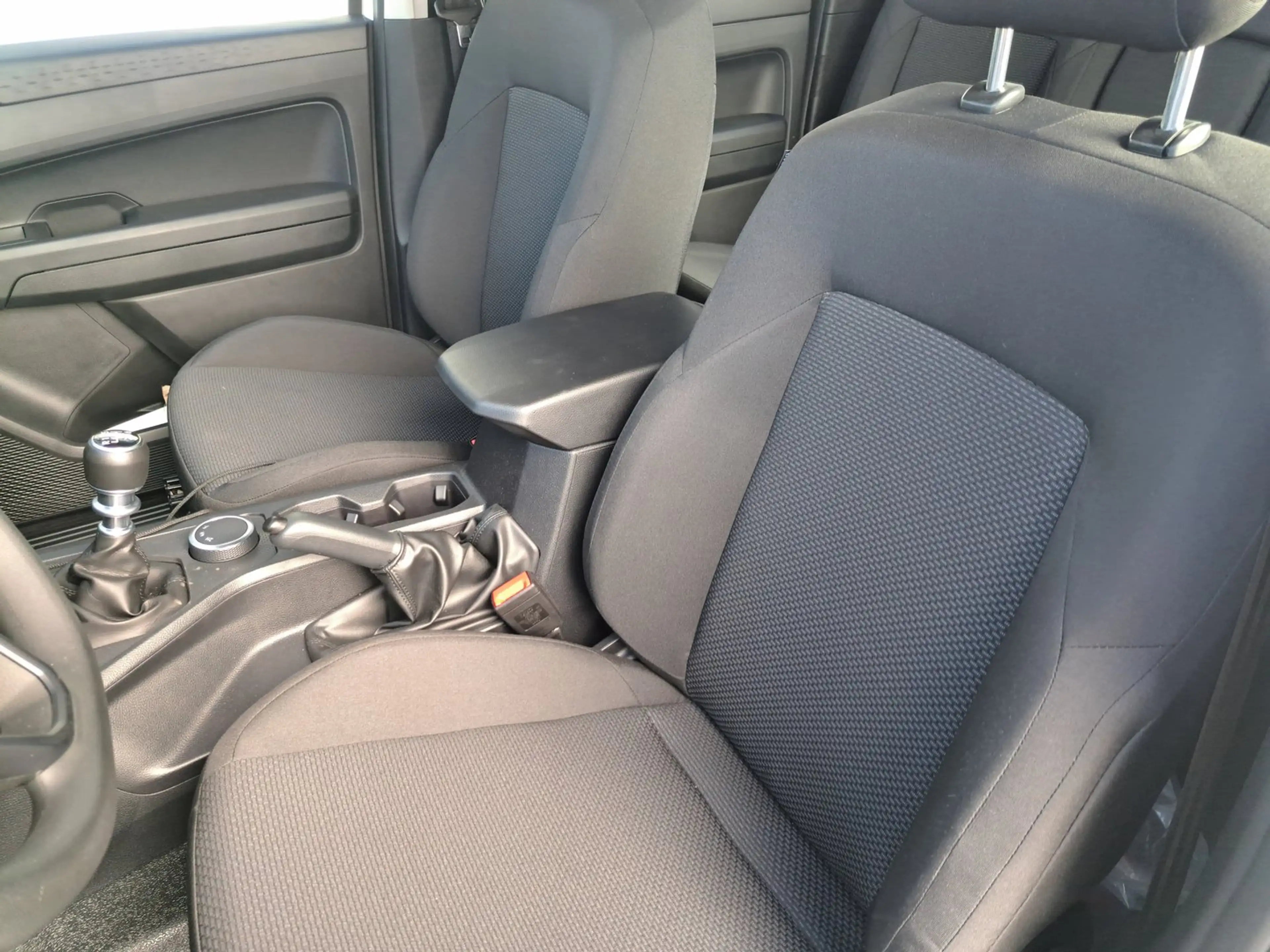 Volkswagen Amarok Pritsche TDI 4MOTION — photo 11