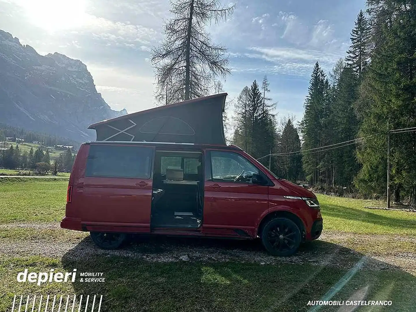 Volkswagen T6.1 California 2.0 TDI DSG 4Motion Beach Camper Edition PC 5p Rojo - 2