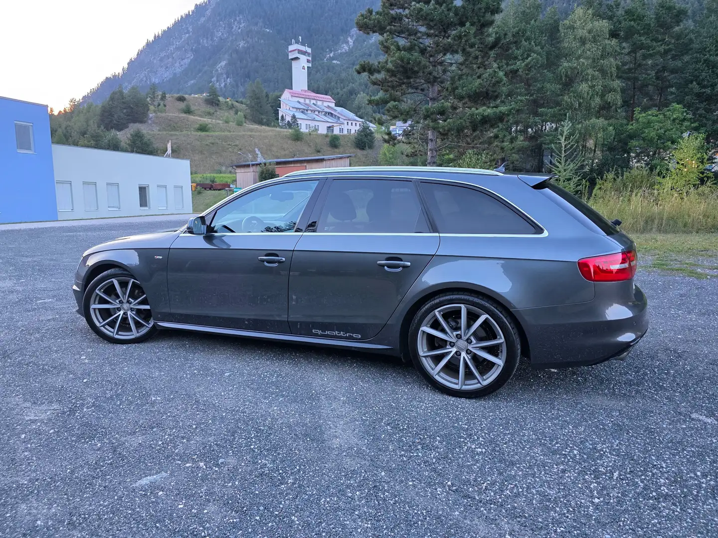 Audi A4 A4 Avant 2,0 TDI quattro Sport S-tronic Sport Grau - 2