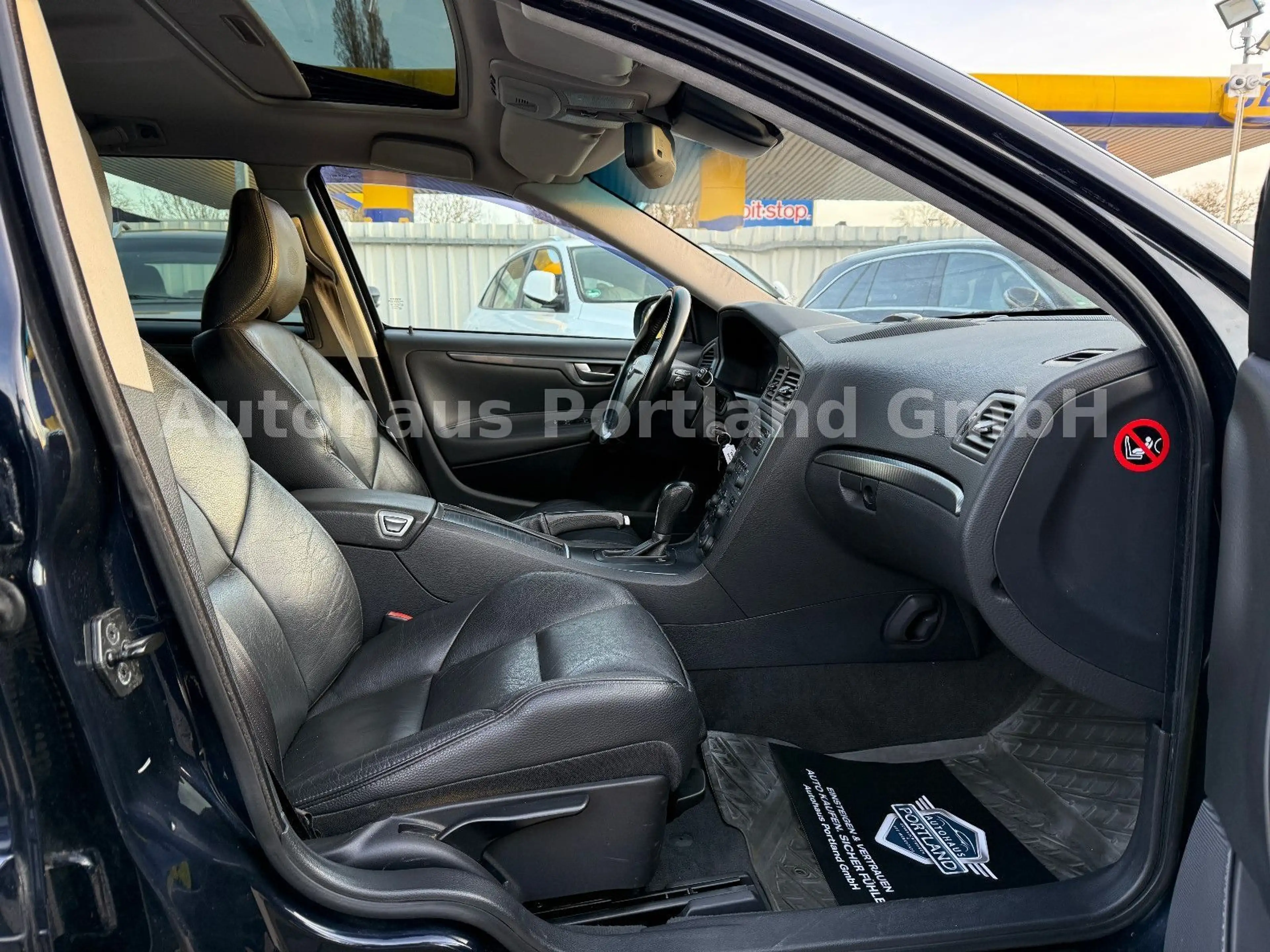 Volvo V70 2.0 T Edition Sport 5 Zylinder/S-Heft/S-Dach — photo 14