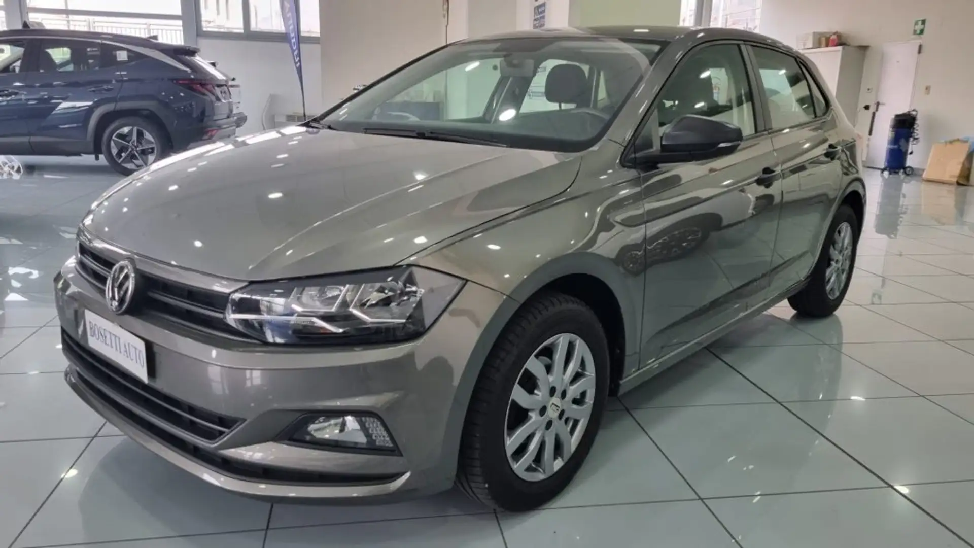 Volkswagen Polo 1.0 MPI 5 porte Grigio - 1