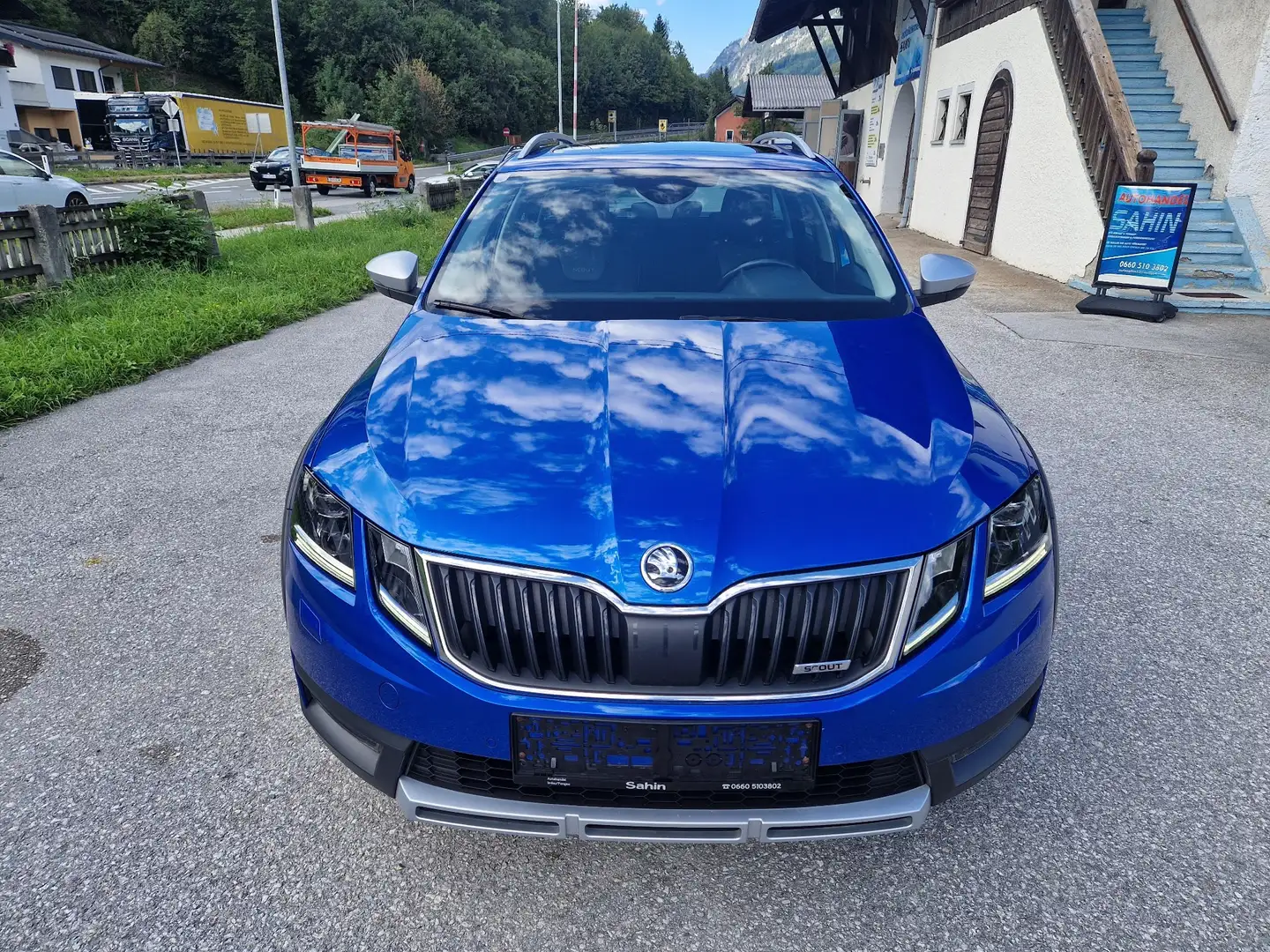 Skoda Octavia Scout 4x4 Blau - 1