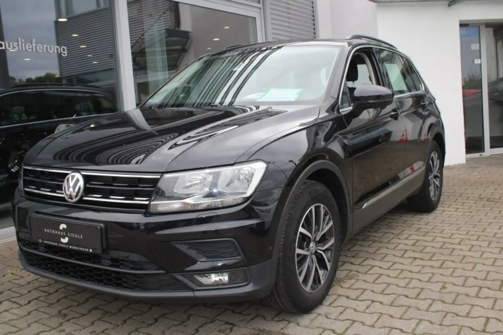 Volkswagen Tiguan 1.5 TSI Comfortline Kamera PDC Sitzheizung ALU Cli Schwarz - 2