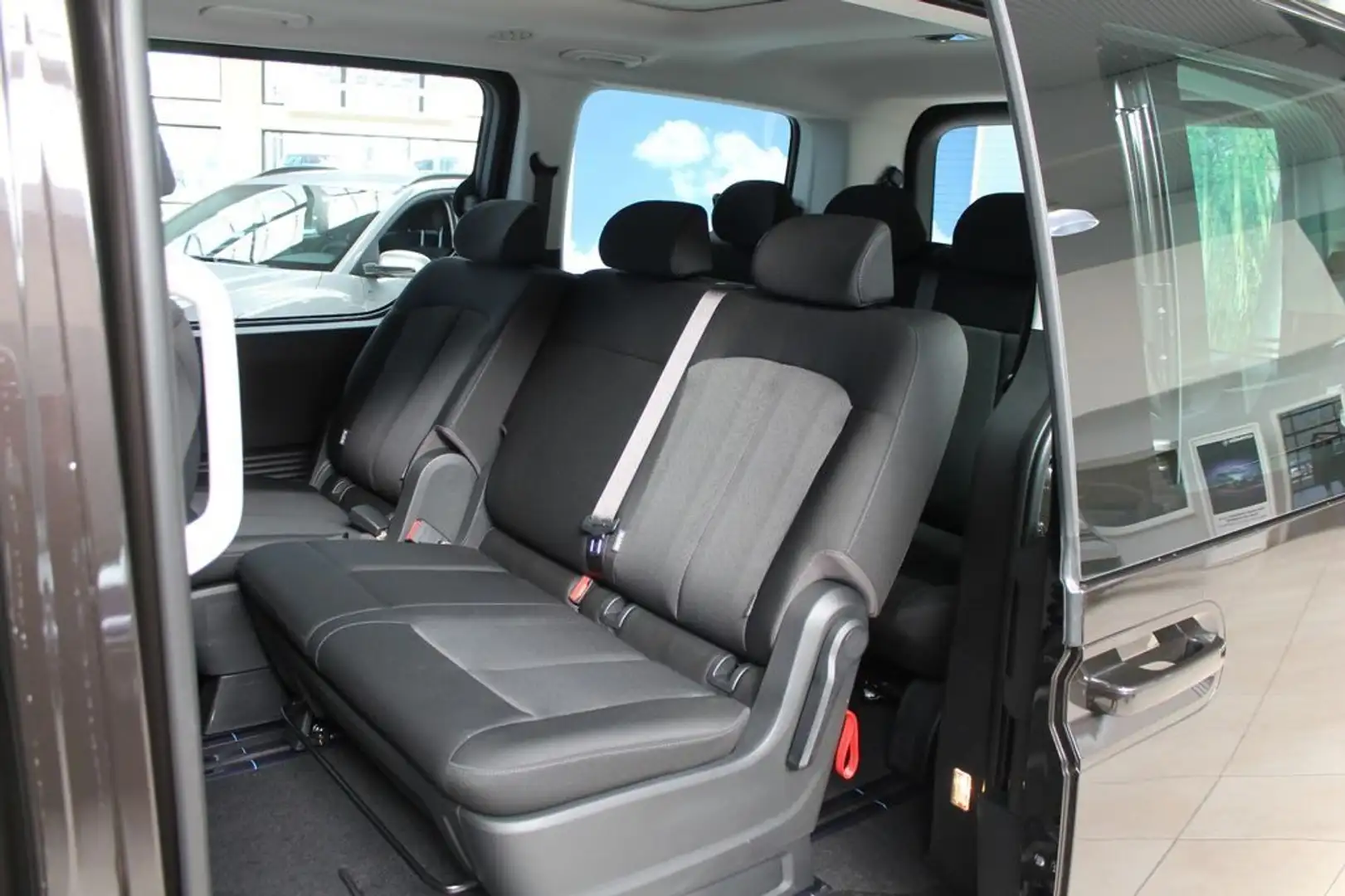Hyundai STARIA 2.2 AT Trend 9-Sitzer Maro - 2