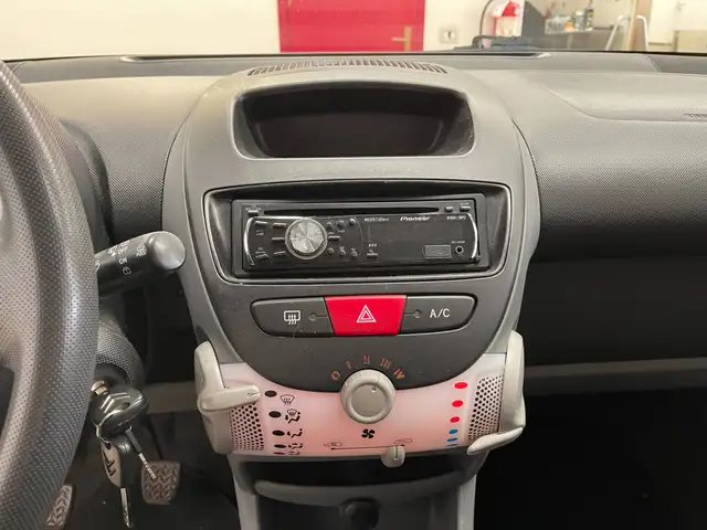 Citroen C1 view 11