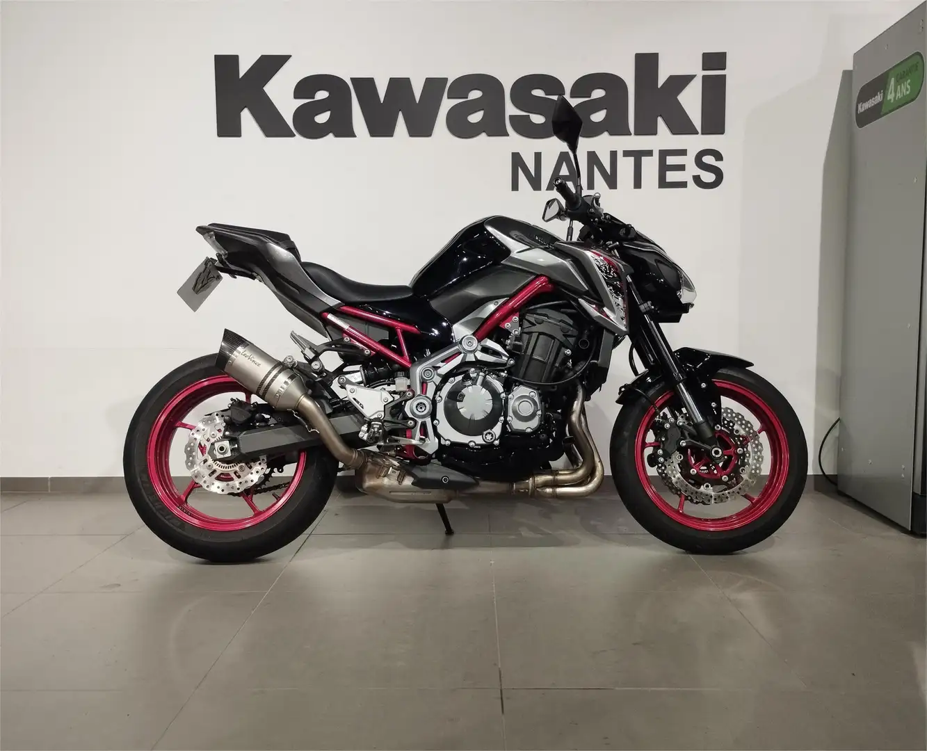 Kawasaki Z 900 Gri - 2