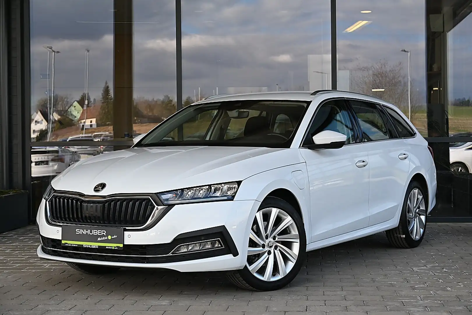 Skoda Octavia Combi 1,5 iV Style DSG ACC, AHK, DCC, LED, Navi... Weiß - 1