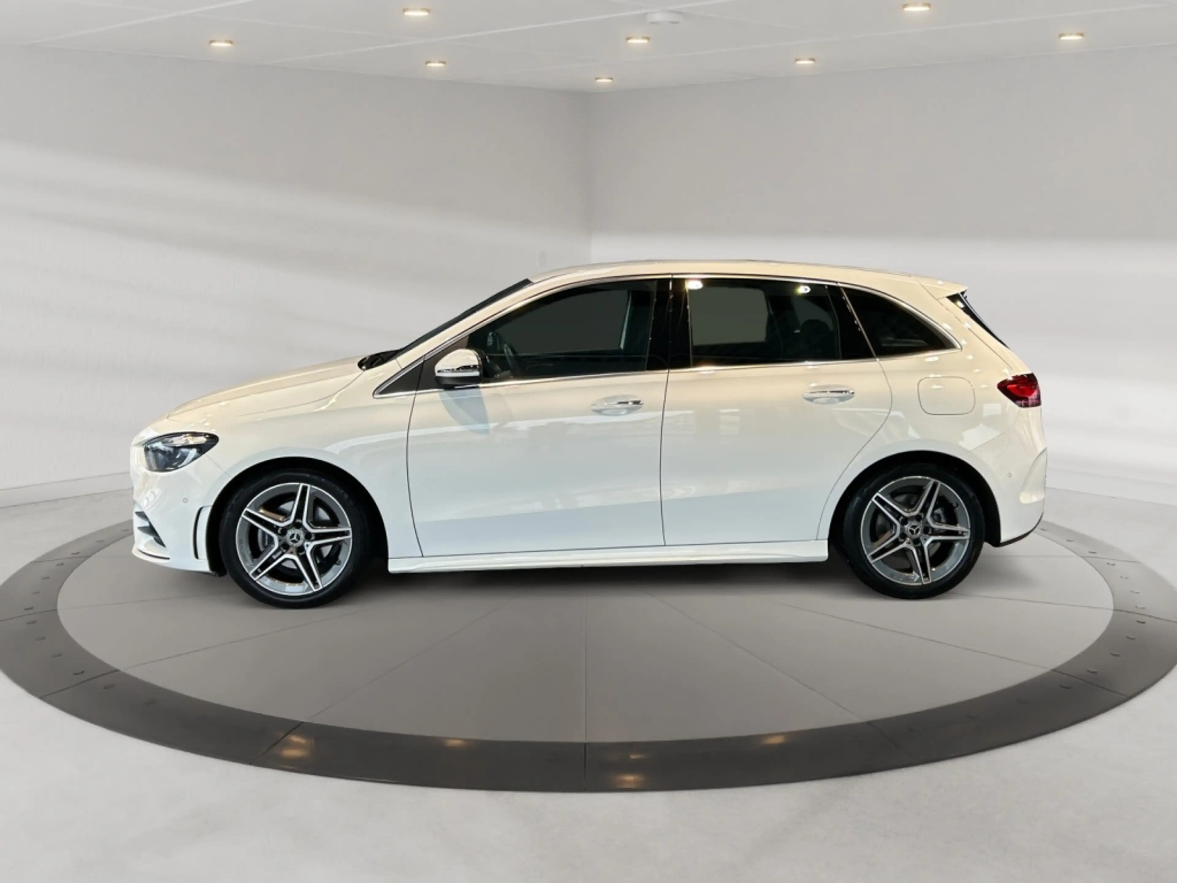 Mercedes-Benz B 200 AMG AMG+MBUX+Carbon+Fahrassist+Wide+Cam — photo 5