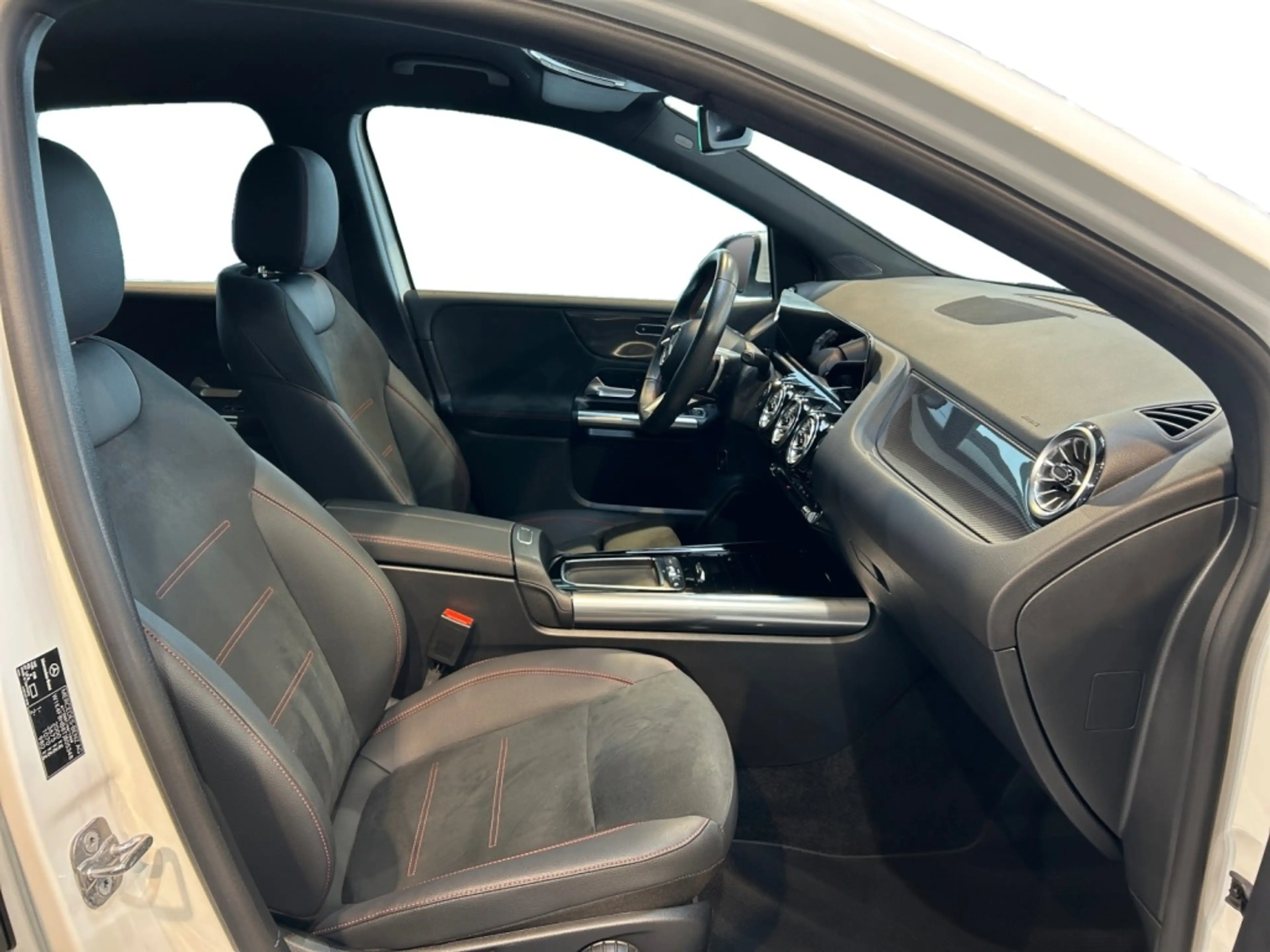 Mercedes-Benz B 200 AMG AMG+MBUX+Carbon+Fahrassist+Wide+Cam — photo 10
