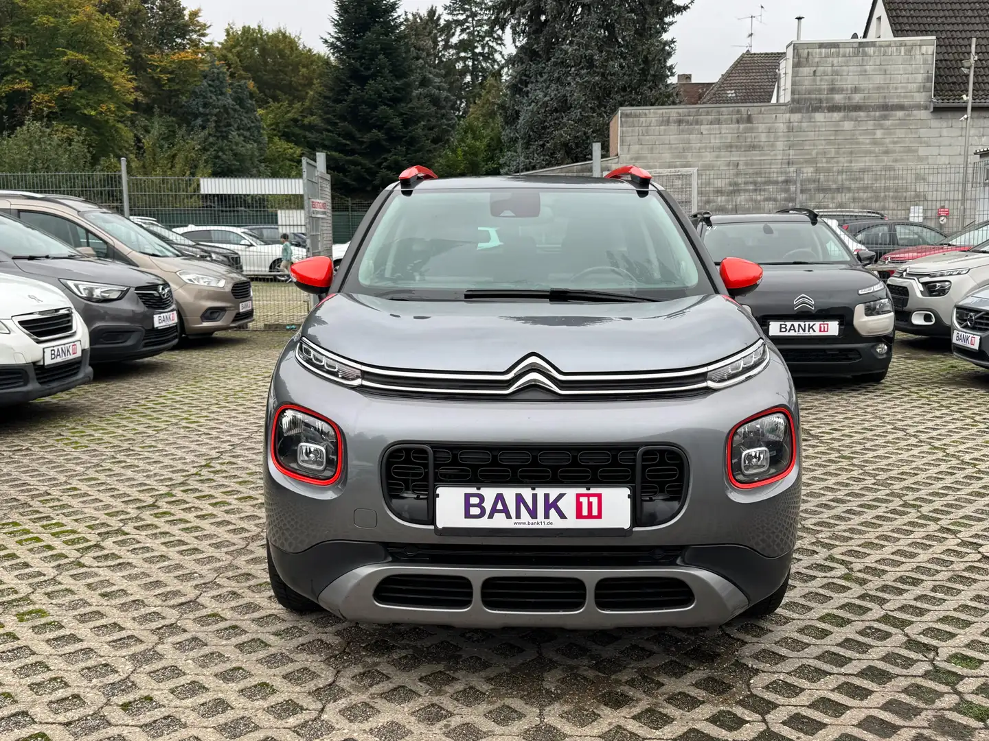Citroen C3 Aircross 1,2i*Autmatik*Klima*1-Hand*Navi Grau - 2