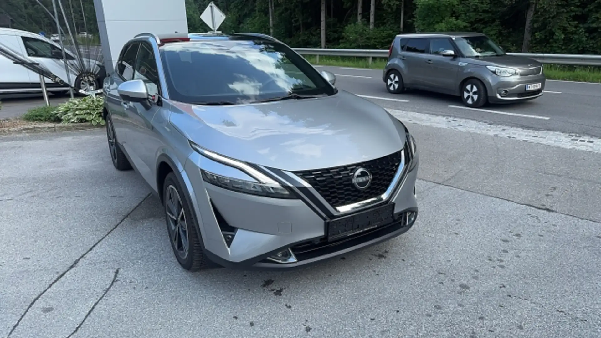 Nissan Qashqai 1.3 DIG-T MHEV 4x4 Tekna Argento - 2