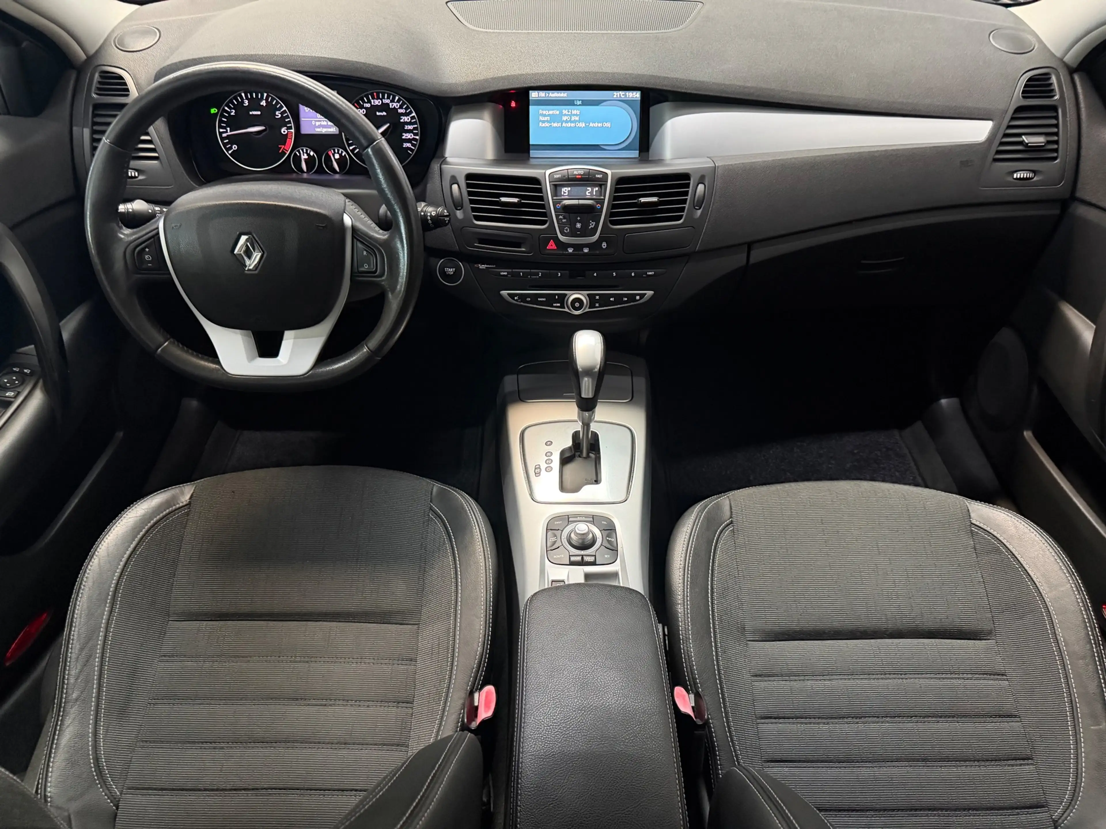 Renault Laguna Estate 2.0 16V T Dynamque|Cruise|PDC achter|Trekha — photo 2