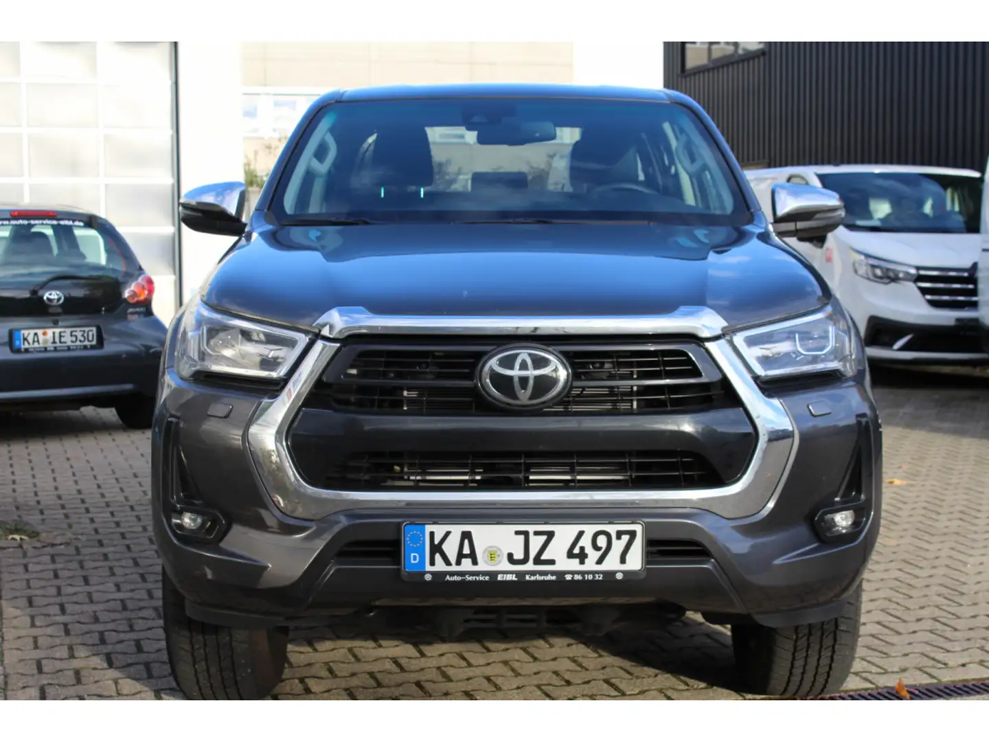 Toyota Hilux Executive Grau - 1