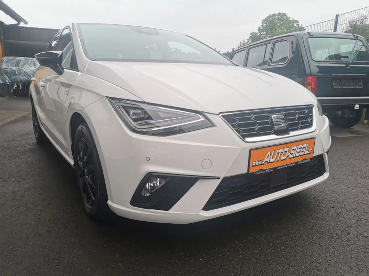 SEAT Ibiza FR Weiß - 2