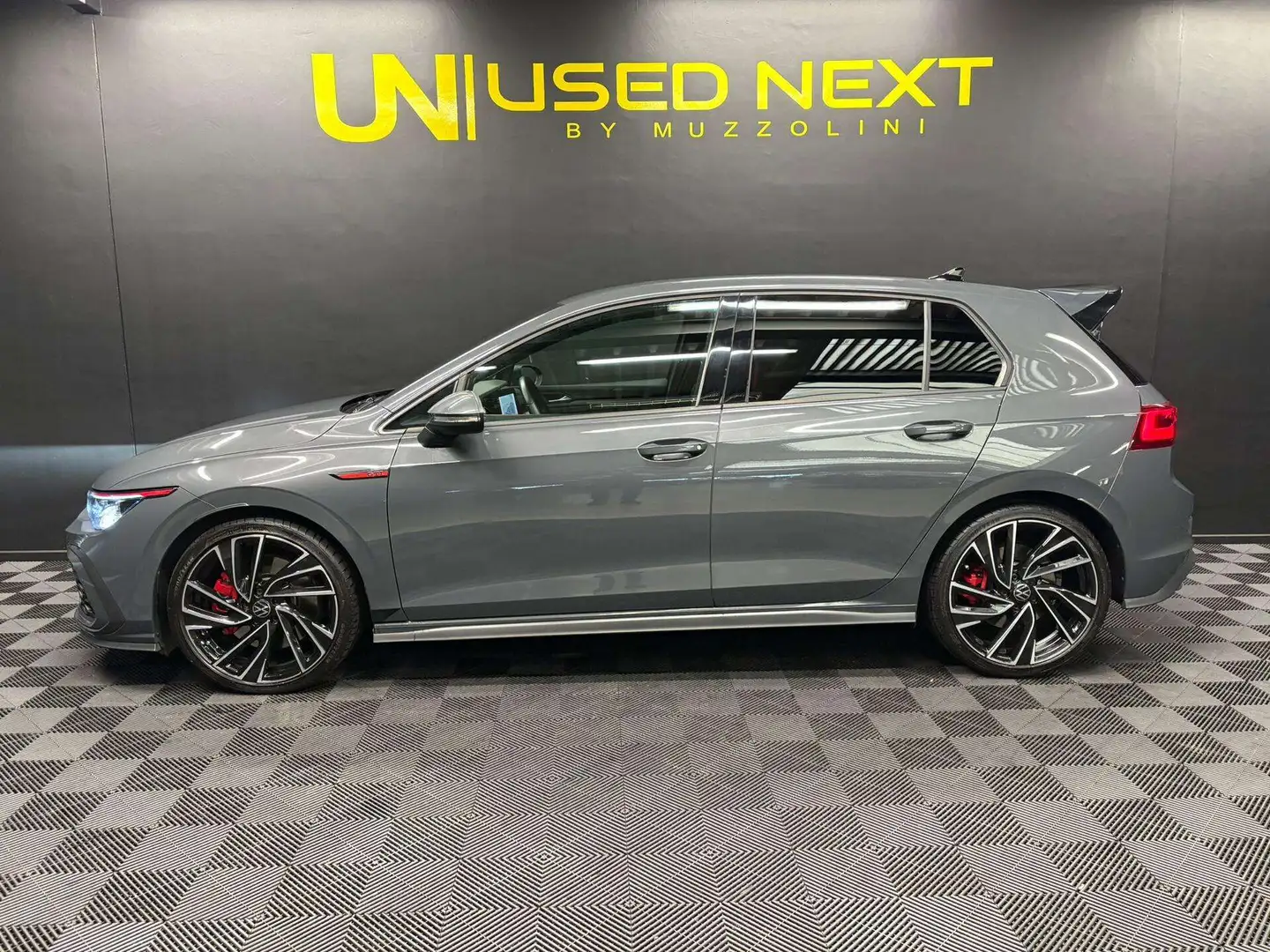 Volkswagen Golf VIII GTI 2.0 TSI 245 CH DSG7 Gris - 2
