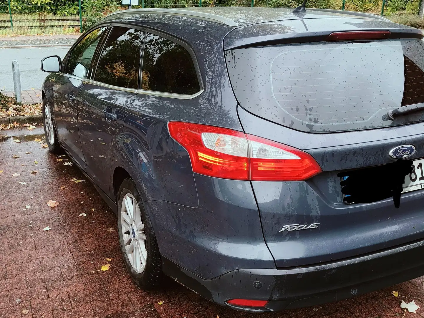Ford Focus Focus Turnier 1.0 EcoBoost Titanium Grau - 2