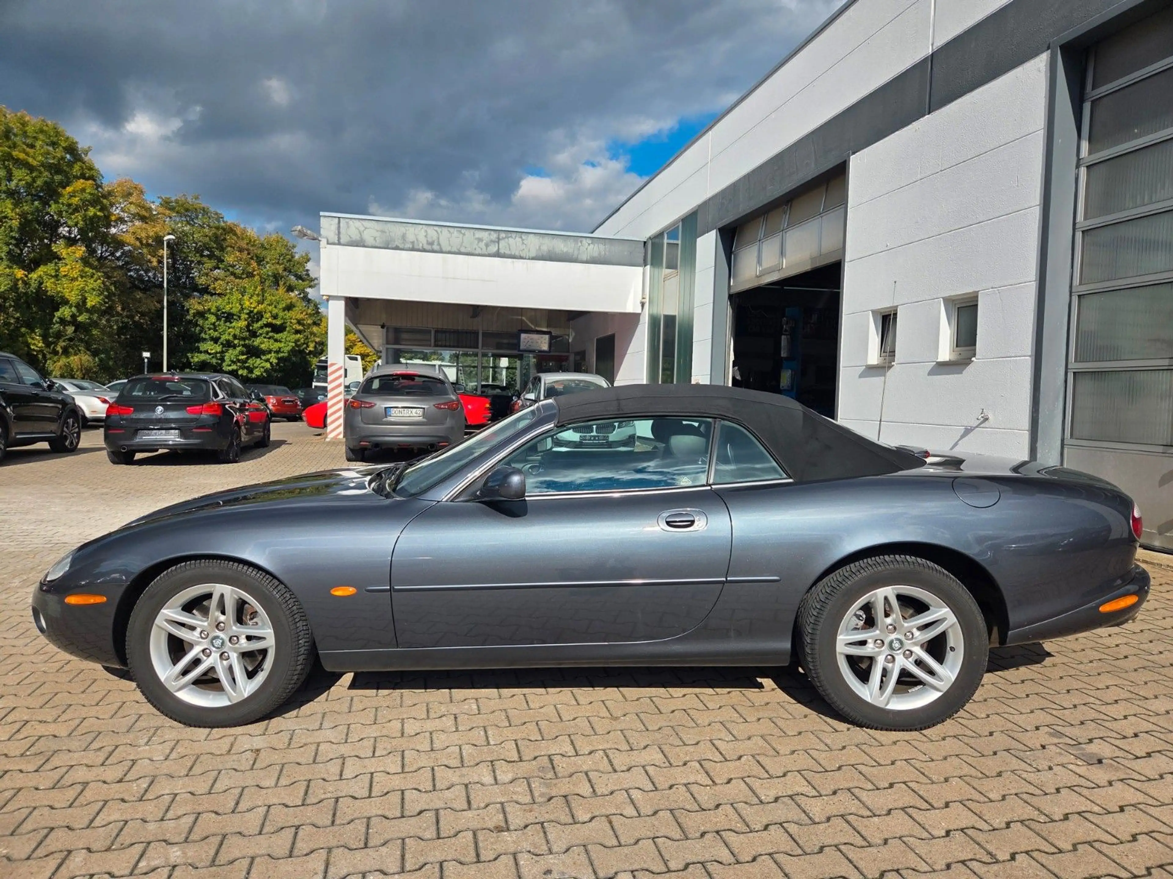 Jaguar XK8 Cabriolet/SHZ/NAVI/TEMPOMAT/GARANTIE — photo 3