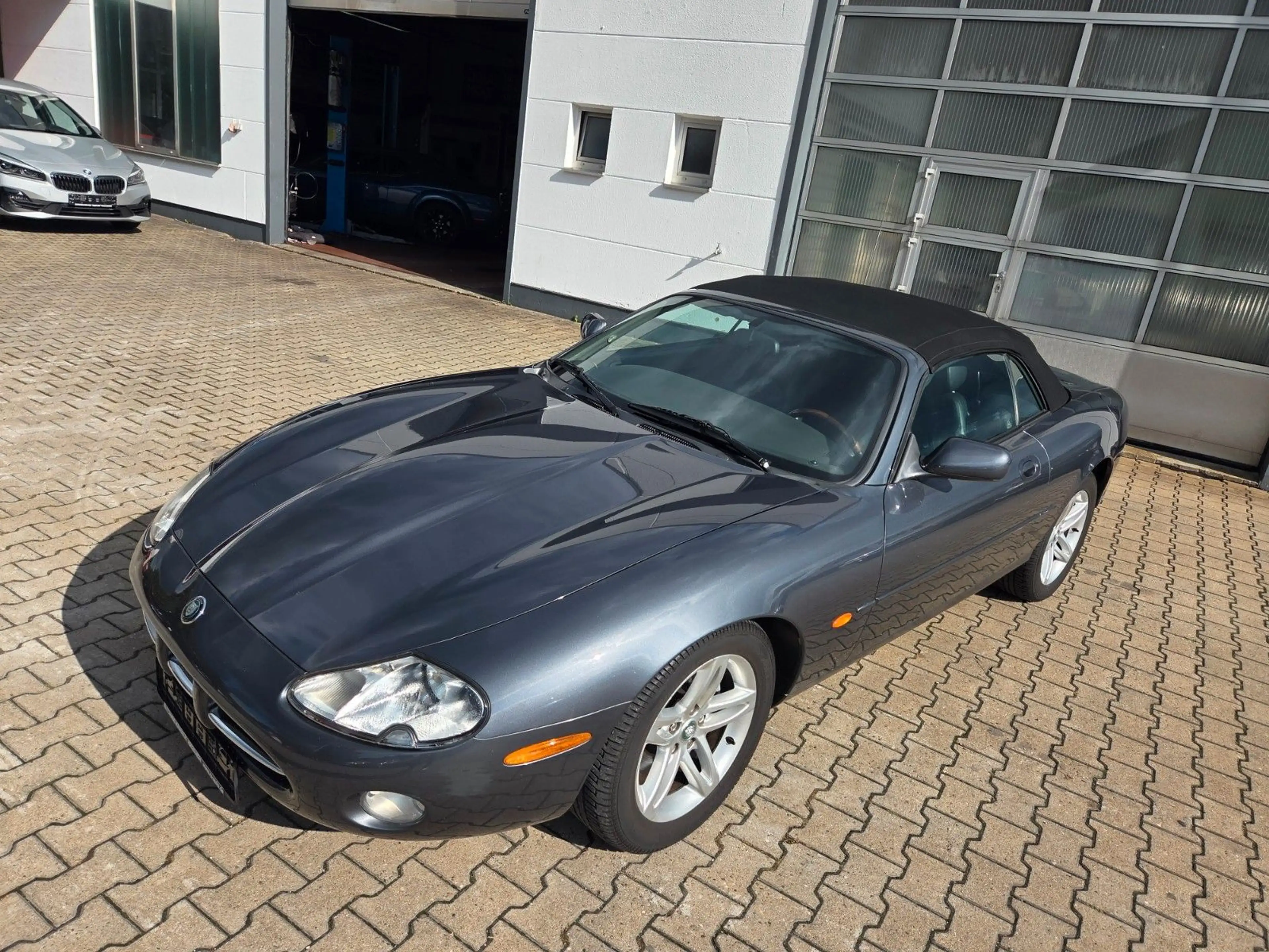 Jaguar XK8 Cabriolet/SHZ/NAVI/TEMPOMAT/GARANTIE — photo 6