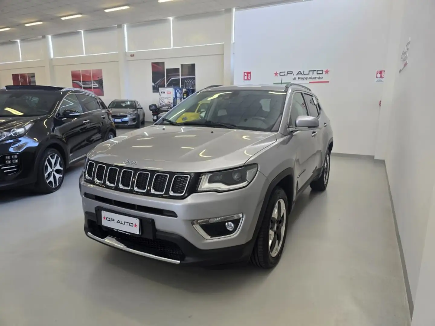 Jeep Compass 2.0 Multijet II aut. 4WD Limited Grau - 1