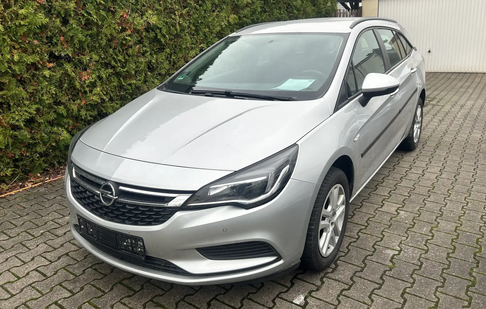 Opel Astra 1.4 Turbo CNG Edition Benzin Erdgas 1. Hand Navi Silber - 1