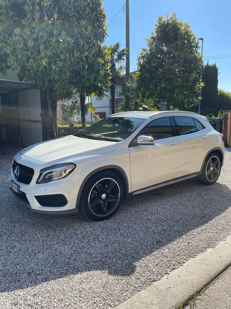 Mercedes-Benz GLA 220 d (cdi) Premium 4matic 170cv auto - 1