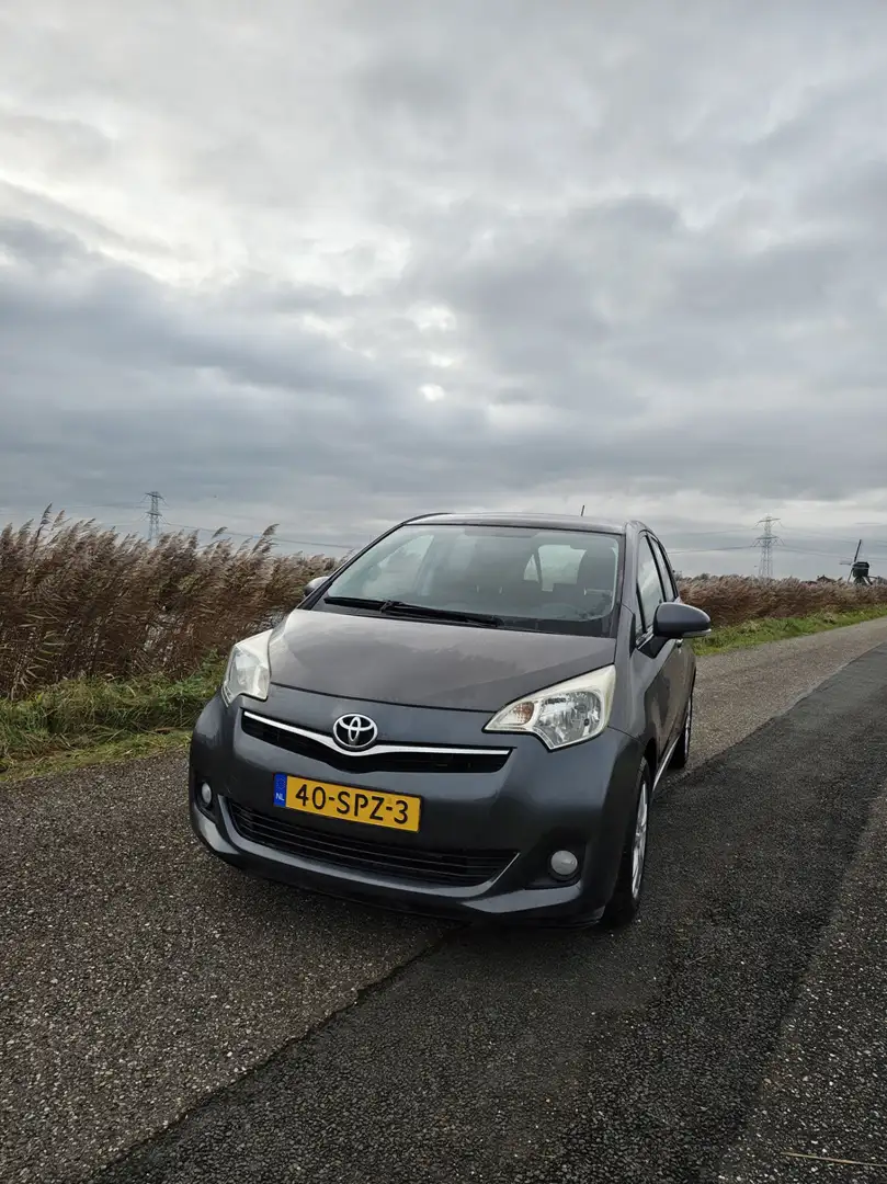 Toyota Verso-S 1.3 VVT-i Aspiration 1E EIGENAAR - DEALER ONDERHOU Gris - 2