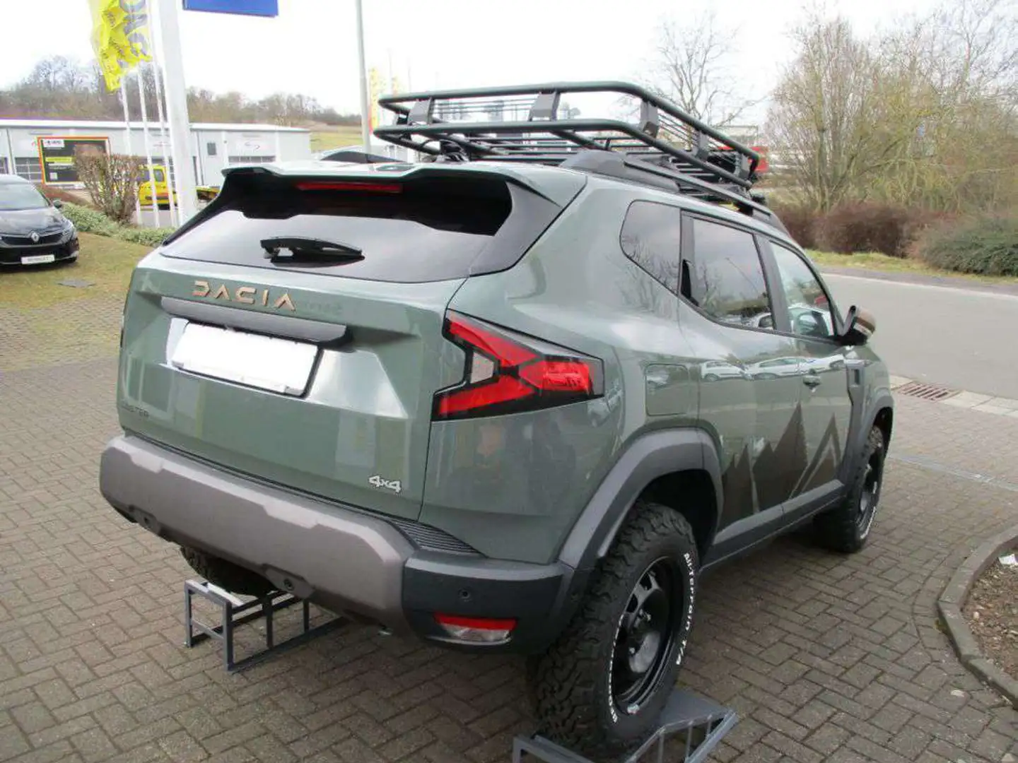 Dacia Duster TCE 130 4X4 EXTREME ADVENTURE Zielony - 2