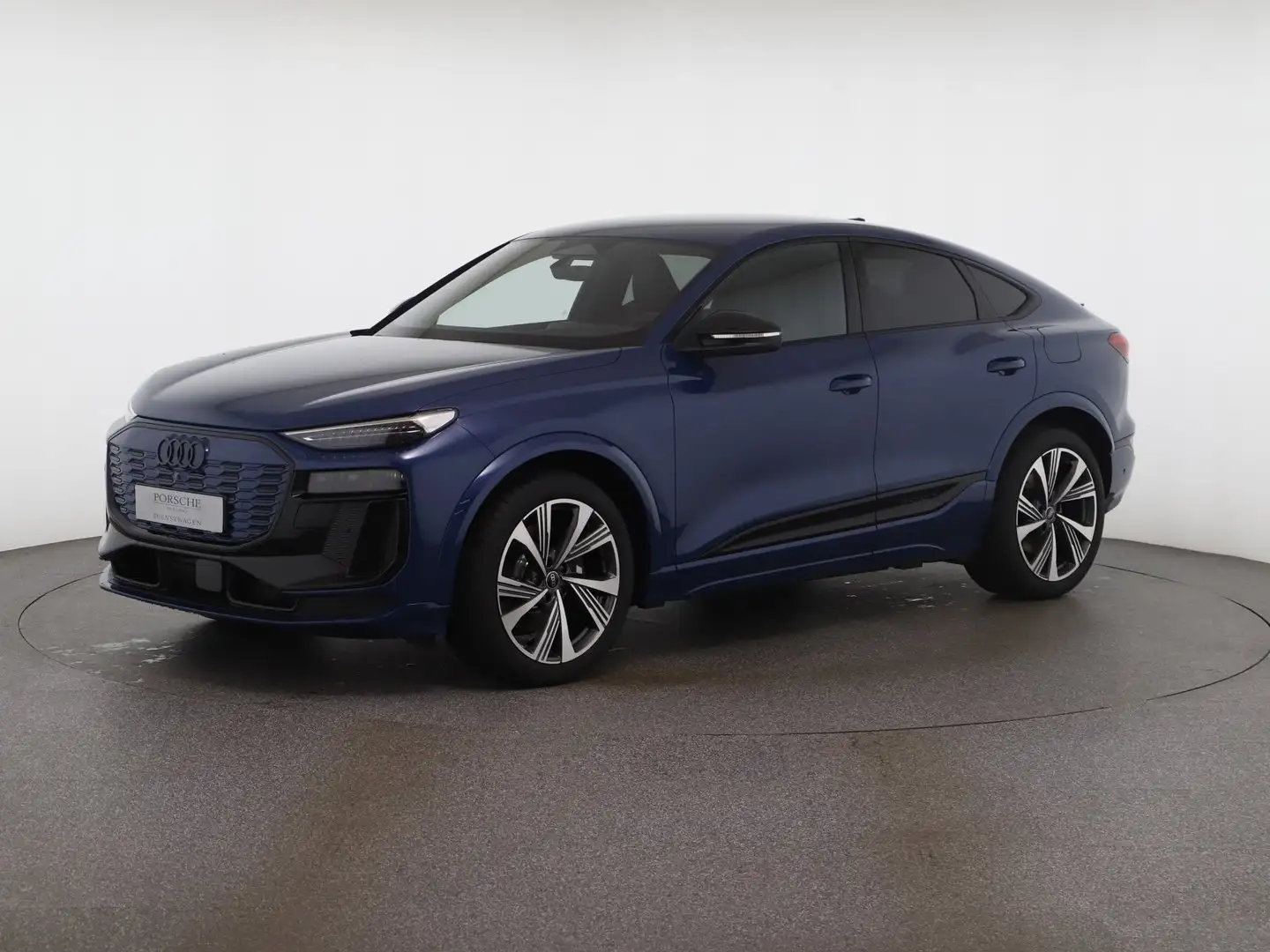 Audi SQ6 e-tron e-tron Blau - 1