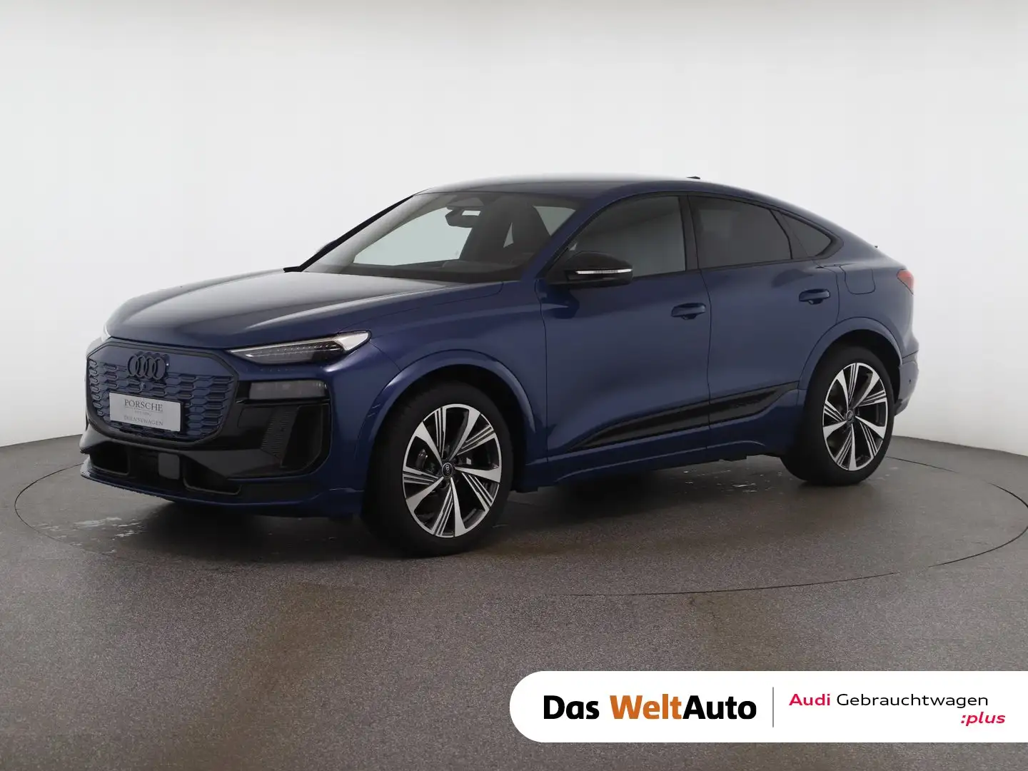 Audi SQ6 e-tron e-tron Blau - 1