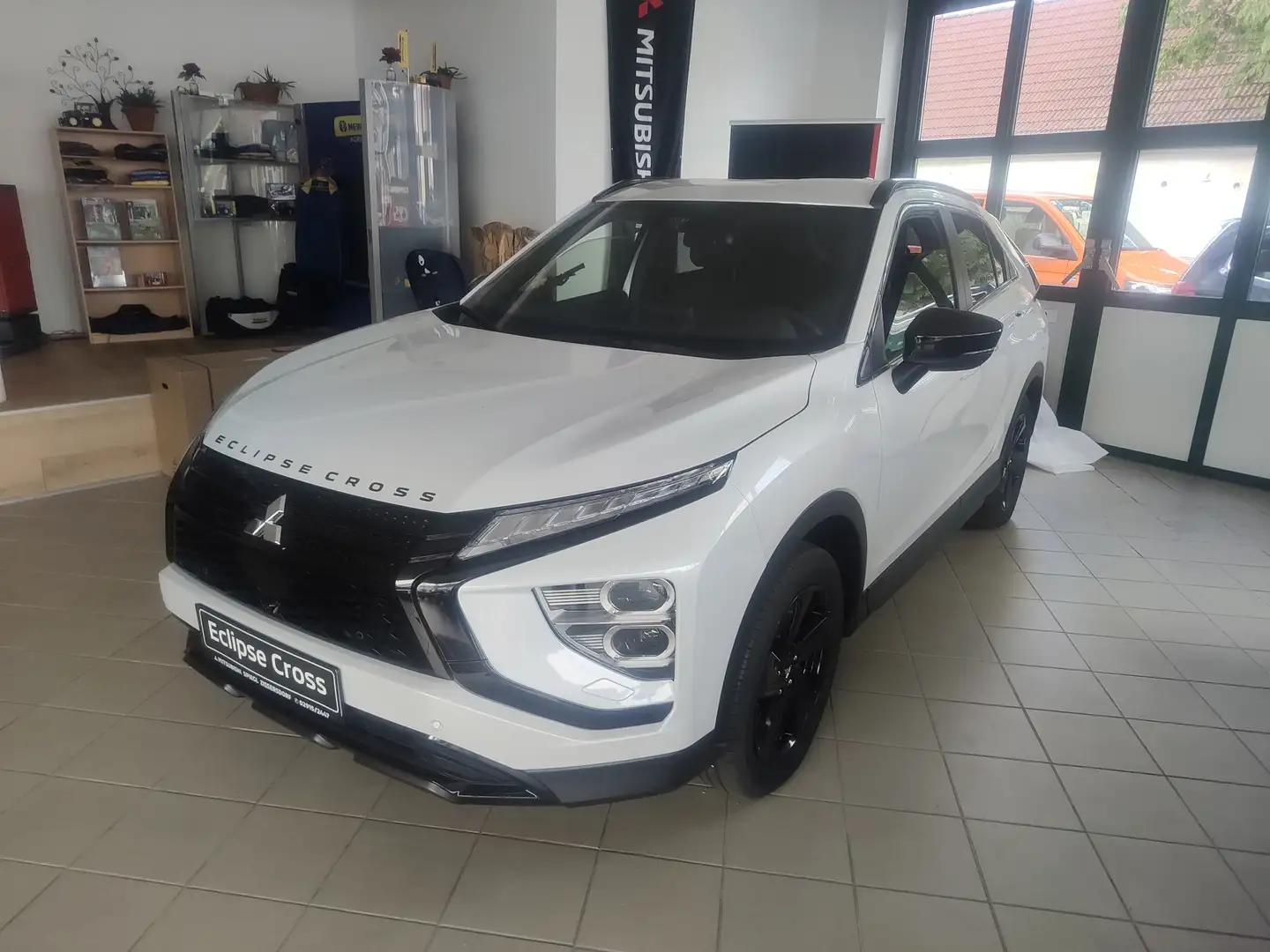 Mitsubishi Eclipse Cross Eclipse Cross 2,4 PHEV 4WD 45 Jahre Edition Aut. Weiß - 1