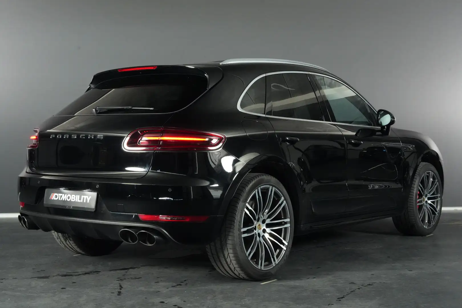 Porsche Macan 3.6 Turbo | Techart | Panoramadak | VOL Zwart - 2