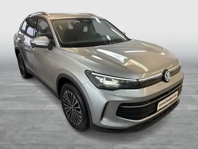 Volkswagen Tiguan view 5