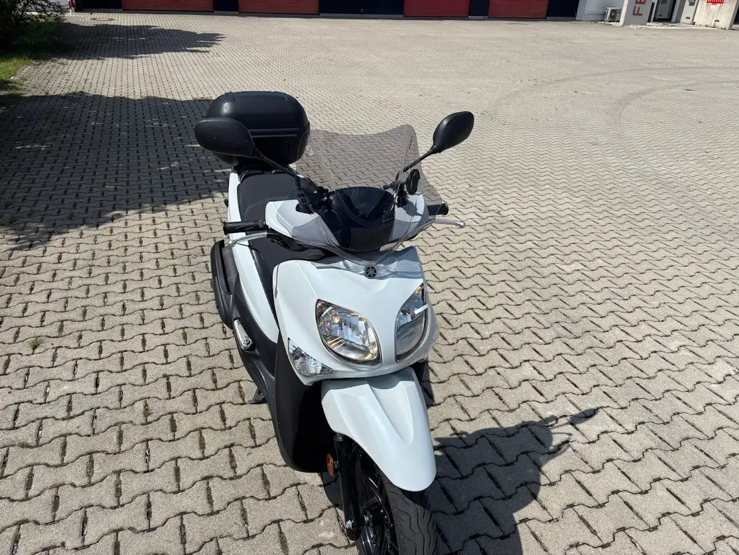 Yamaha Xenter 125 mit Top Case und Windschild Großradroller Bianco - 2