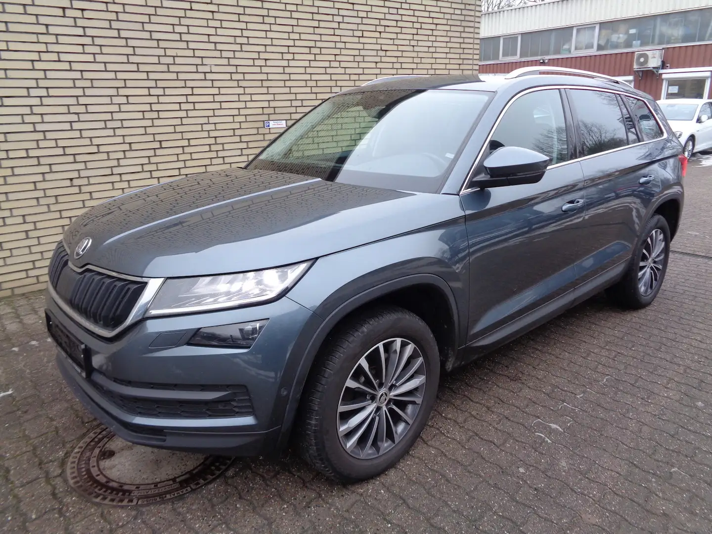 Skoda Kodiaq 2.0 TDI Style, DSG, 7 Sitze, 1.Hand Gris - 1