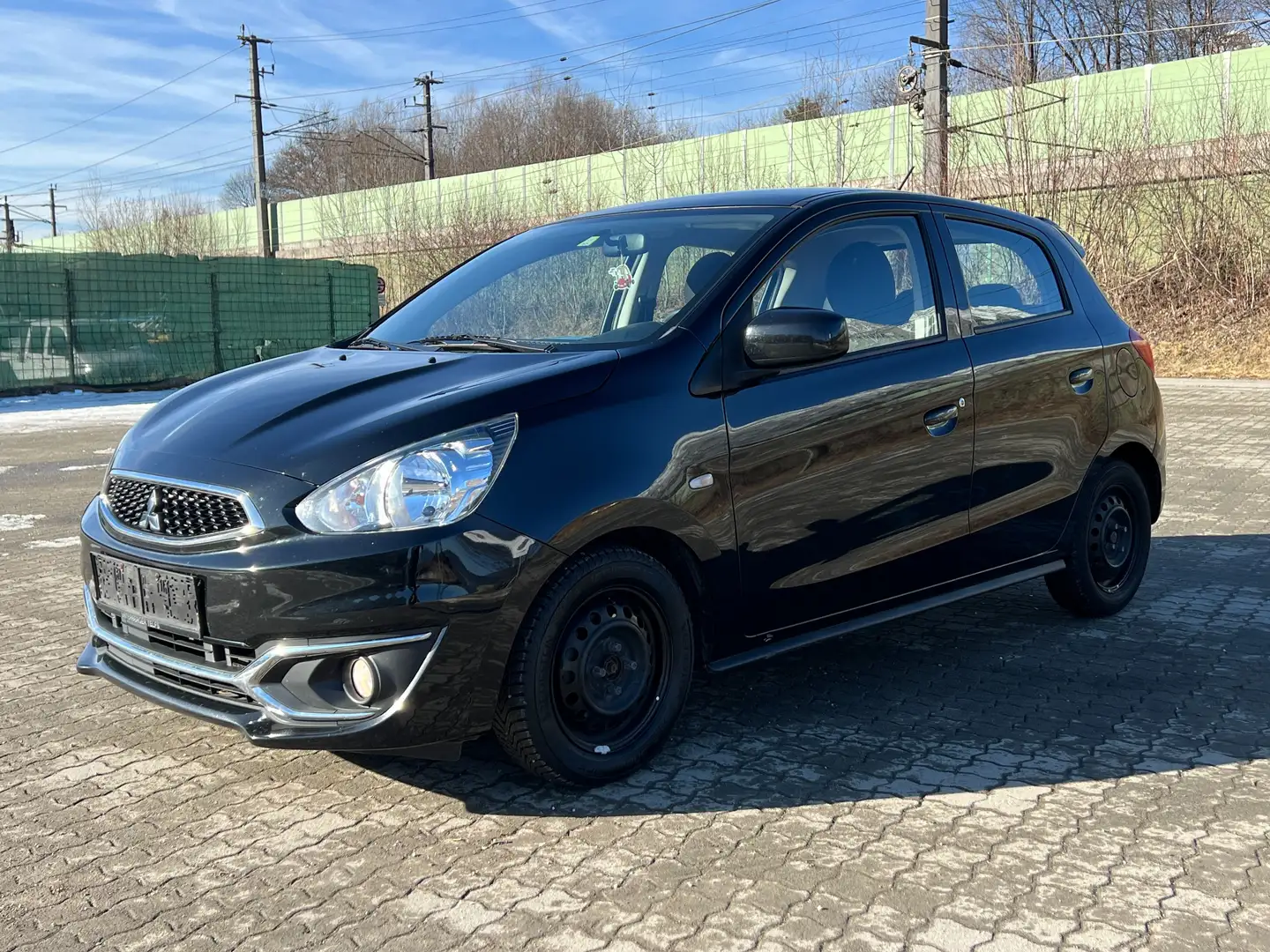 Mitsubishi Space Star 1,0 AS&G Klima 1-Hand Euro-6* Schwarz - 1