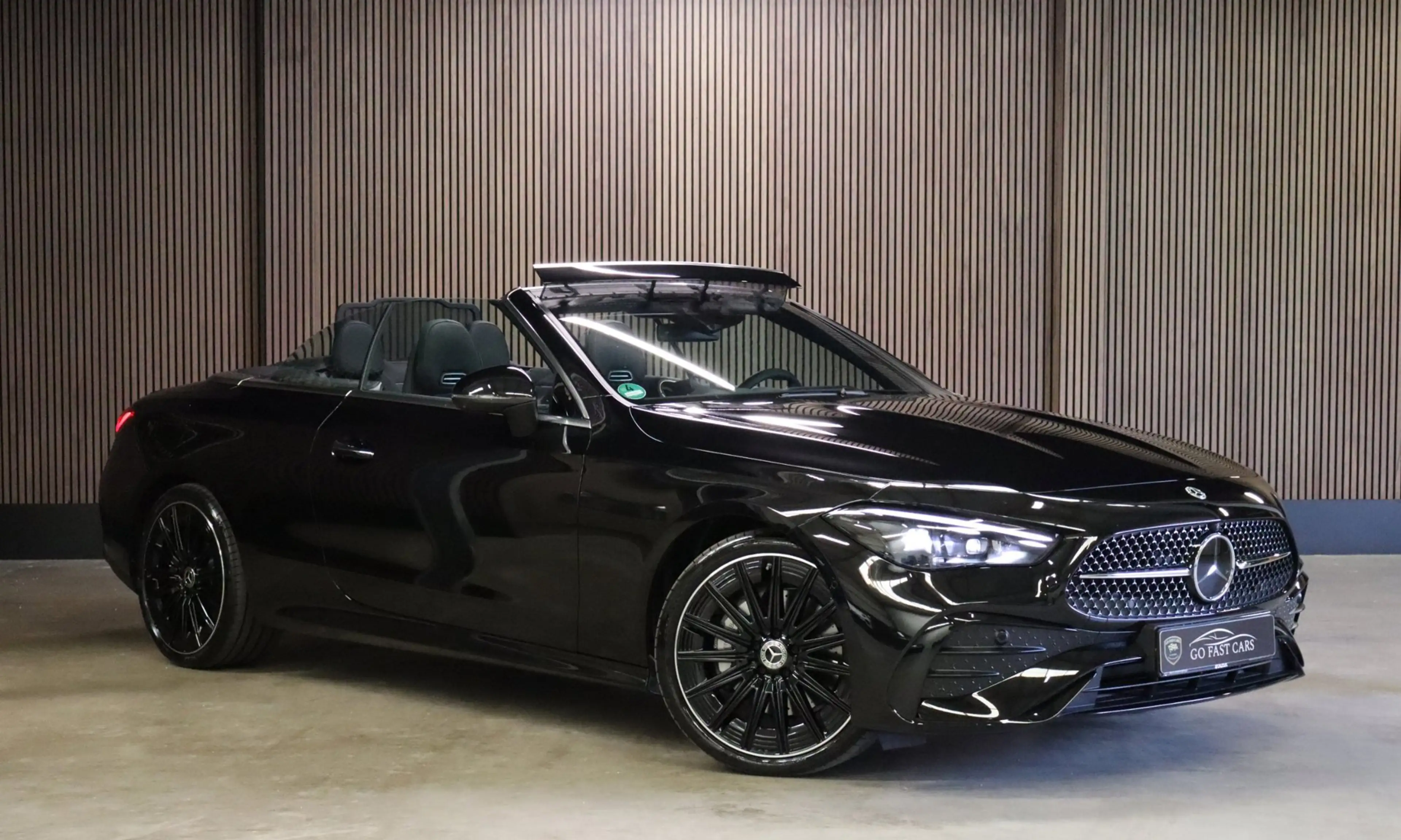 Mercedes-Benz CLE 300 Cabriolet 4MATIC|AMG Line |MBUX|Burmeister|Memory| — photo 2